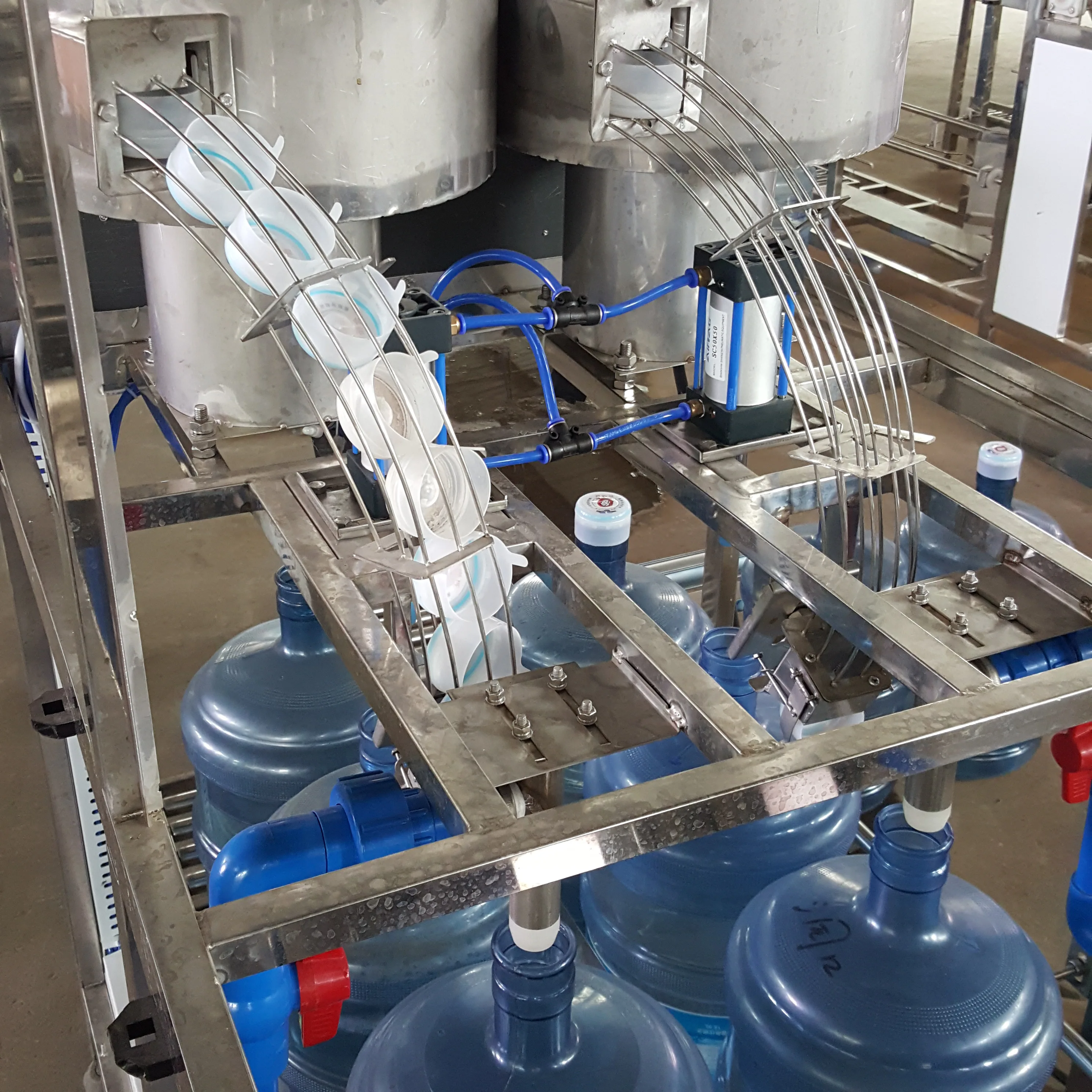 Five gallon full automatic drinking water irrigation screw for drinking water bottled