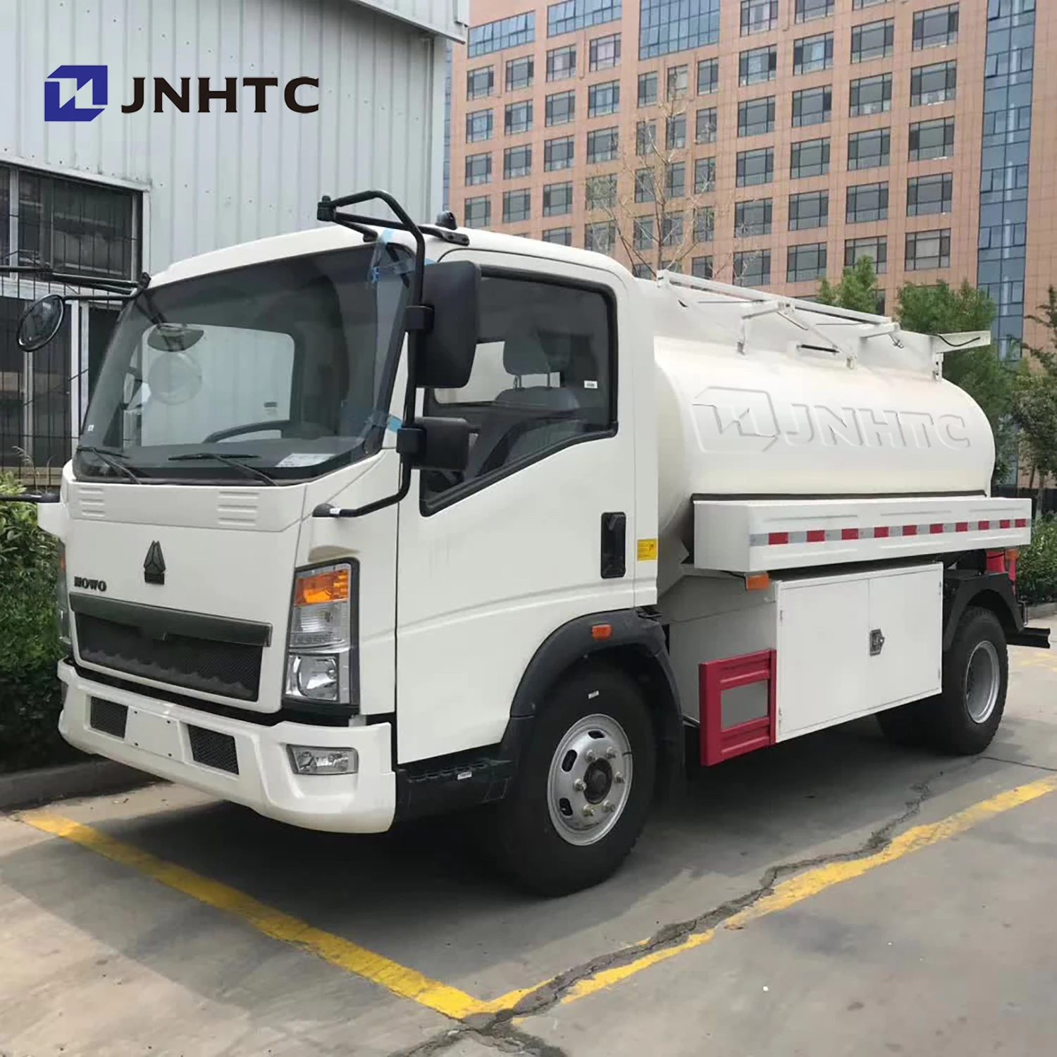 Китайский лучший бренд sinotruk howo 3000L 5000 литровый Автоцистерна для нефти низкая цена небольшой заправочный