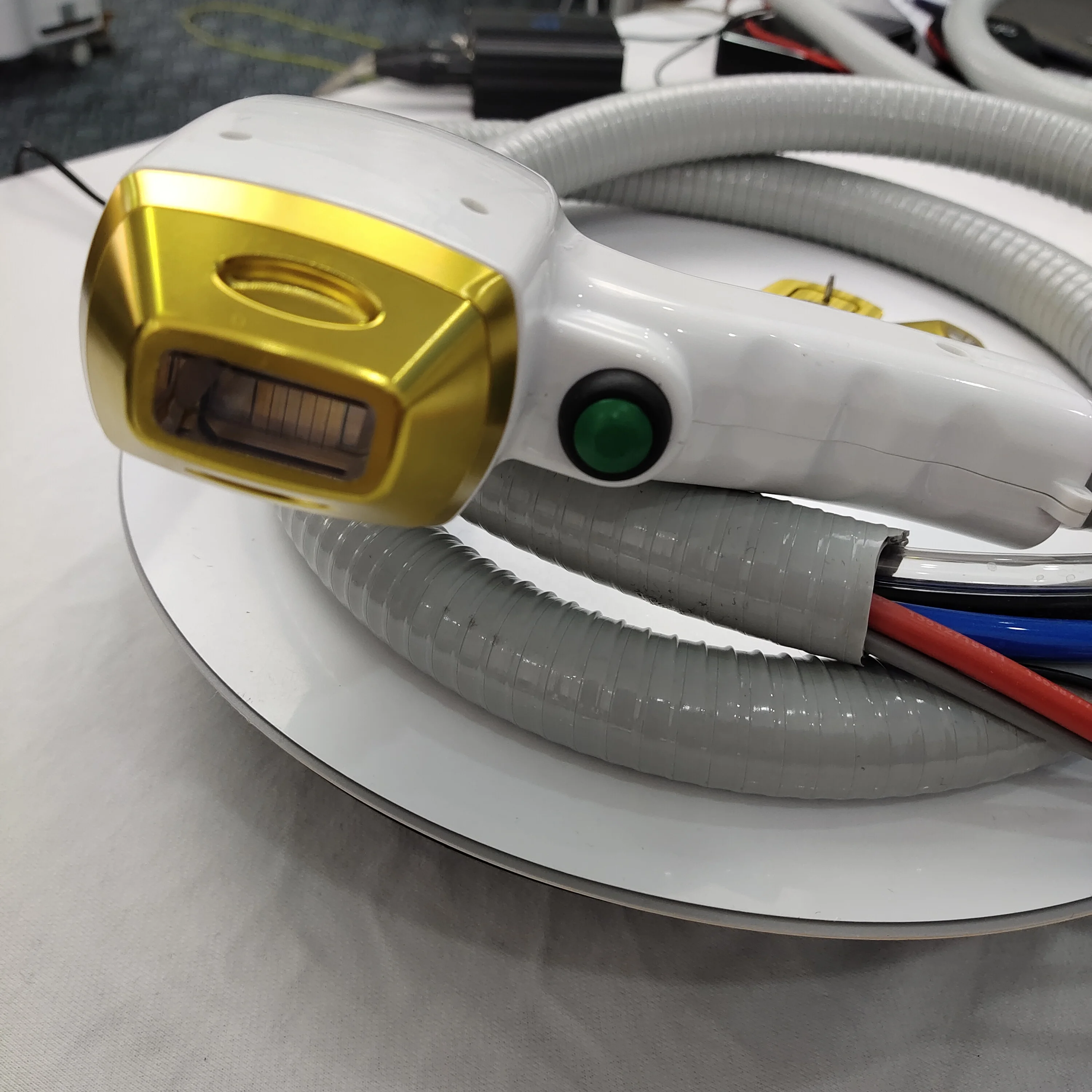 Diode Laser & YAG Laser Hair and Tattoo Removal Machine 600w Beauty Equipment for Effective Removal