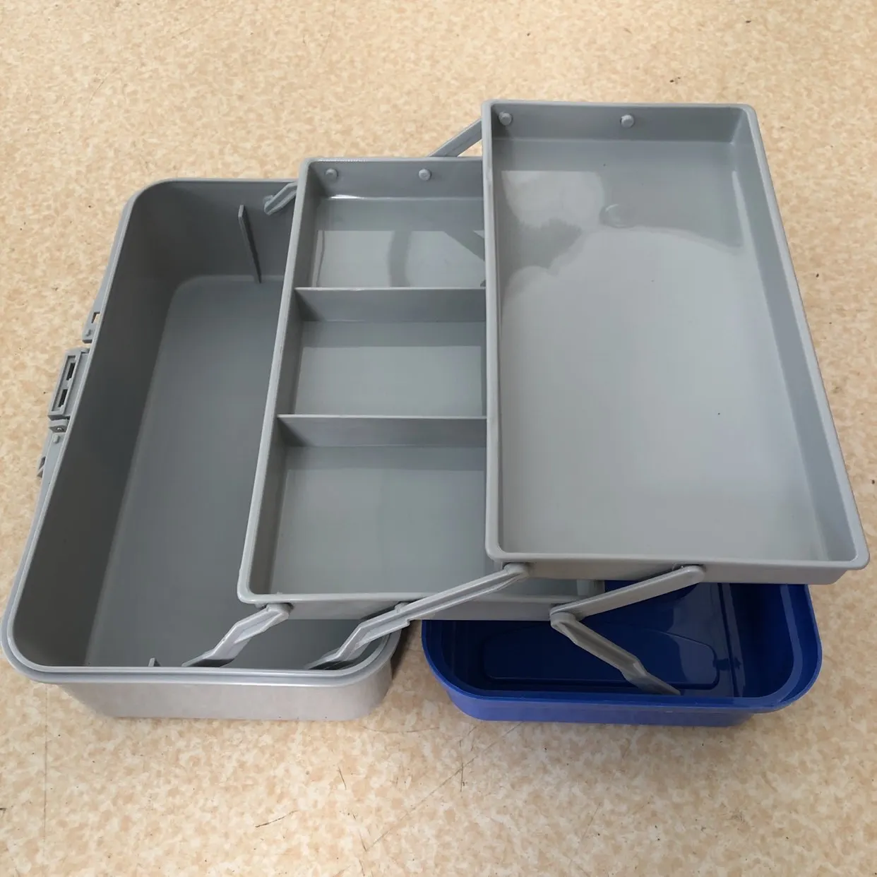 28X16.5X13cm 480g Multi layer tray fishing storage box tackle plastic lure box fishing tackle box handy fishing tackle tool case