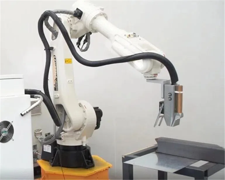 Настольная лазерная сварка 3D Robot подходит для заводской сварки