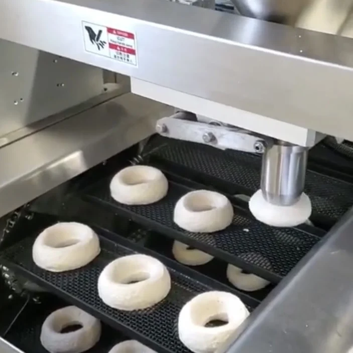 Good quality automatic berliner donut making machine with fryer