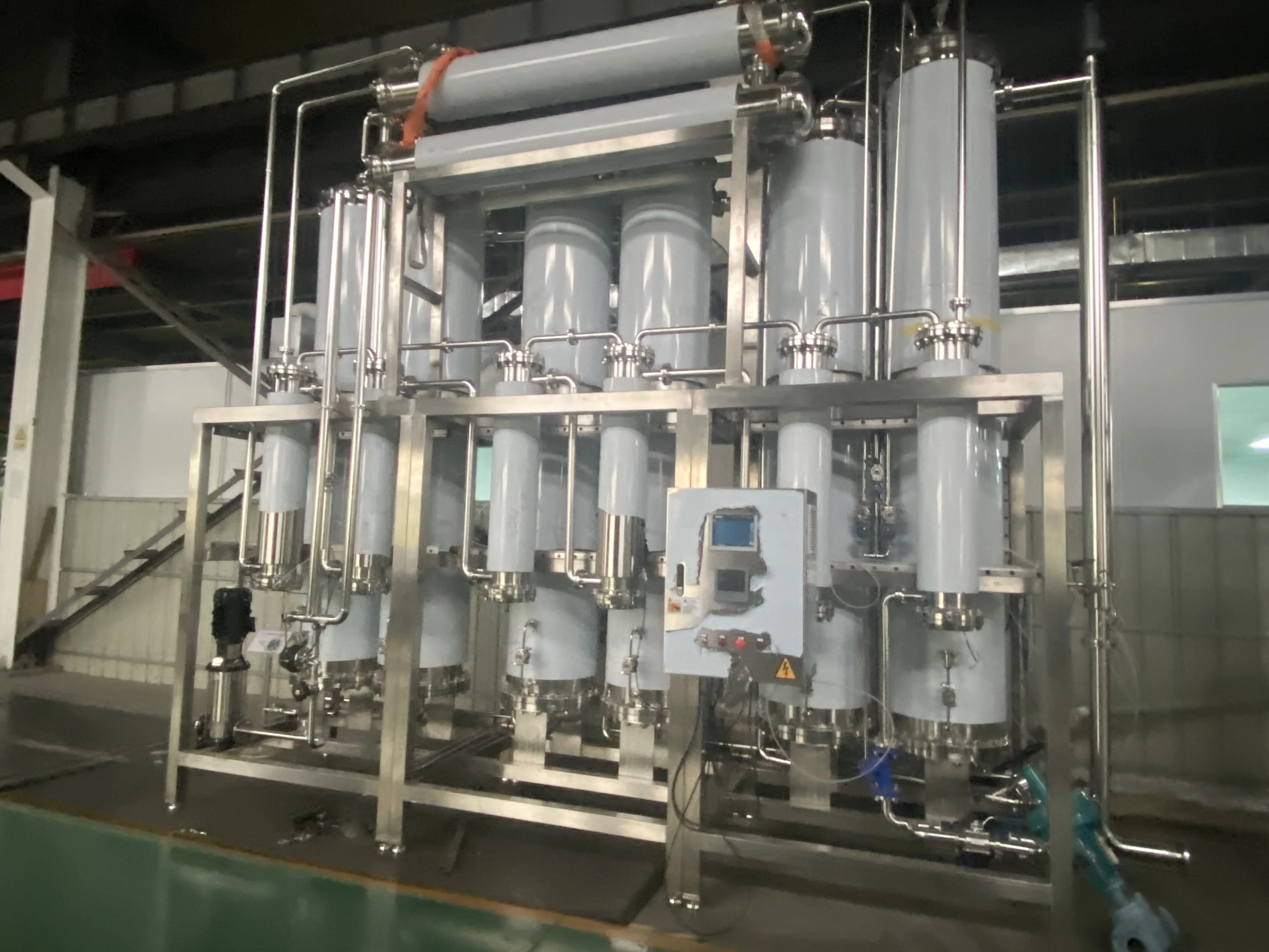 Muliti-effect water distiller to produce wfi