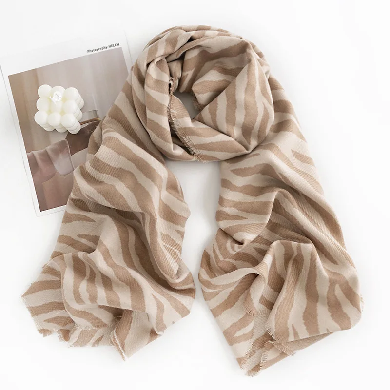 High Quality Unisex Warm Scarf Lady Fashion Scarf For Autumn And Winter