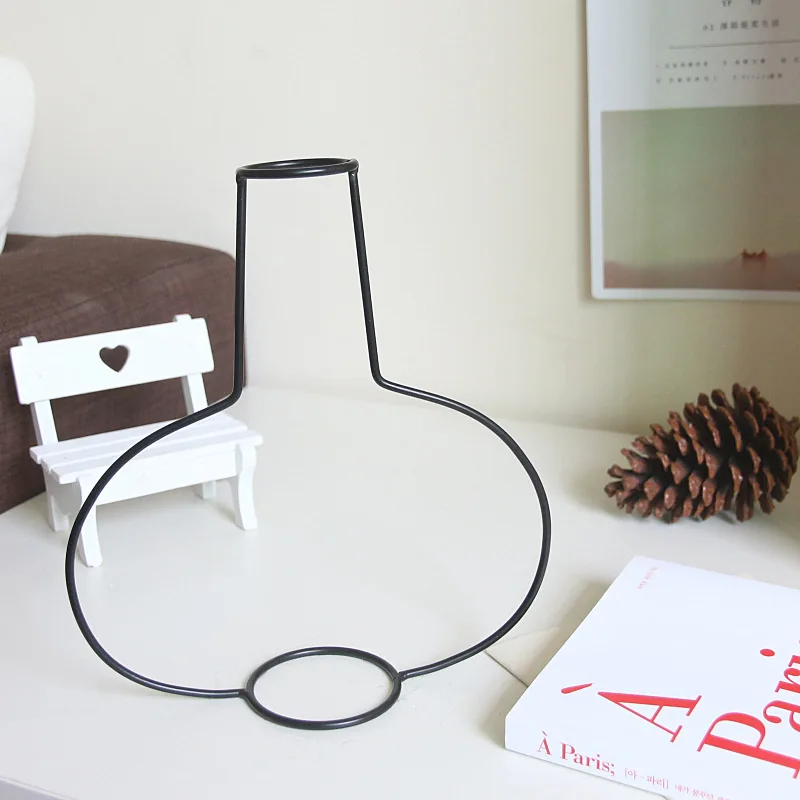 2023 Wholesale Retro Boho Plants Products Indoor Metal Handmade Nordic Style Table Decoration Flower Vases Decor Pieces for Home