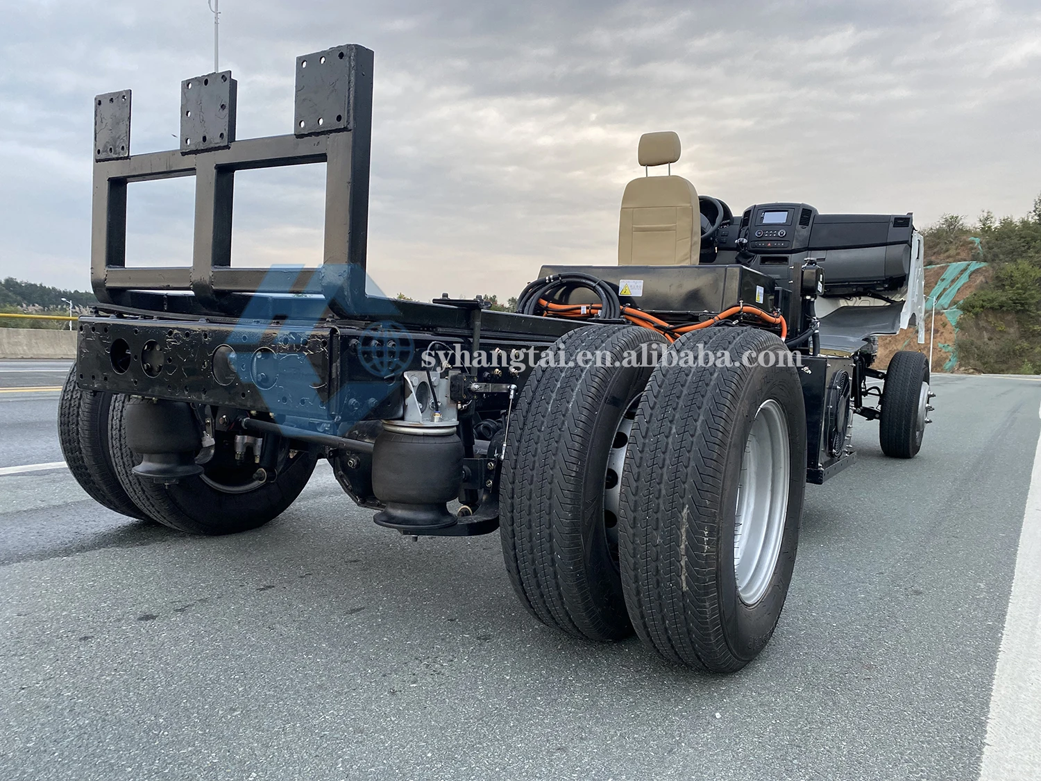 China Factory ODM&OEM Light Electric Van Chassis 5Ton Load 200-280km Driving Mileage Cargo Truck