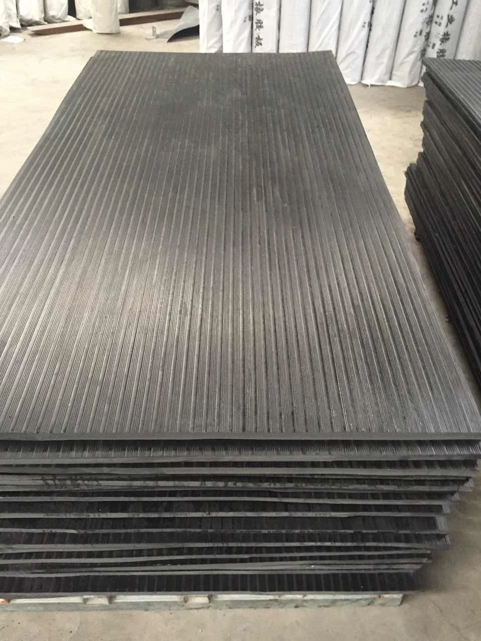 wide ribbed rubber sheets