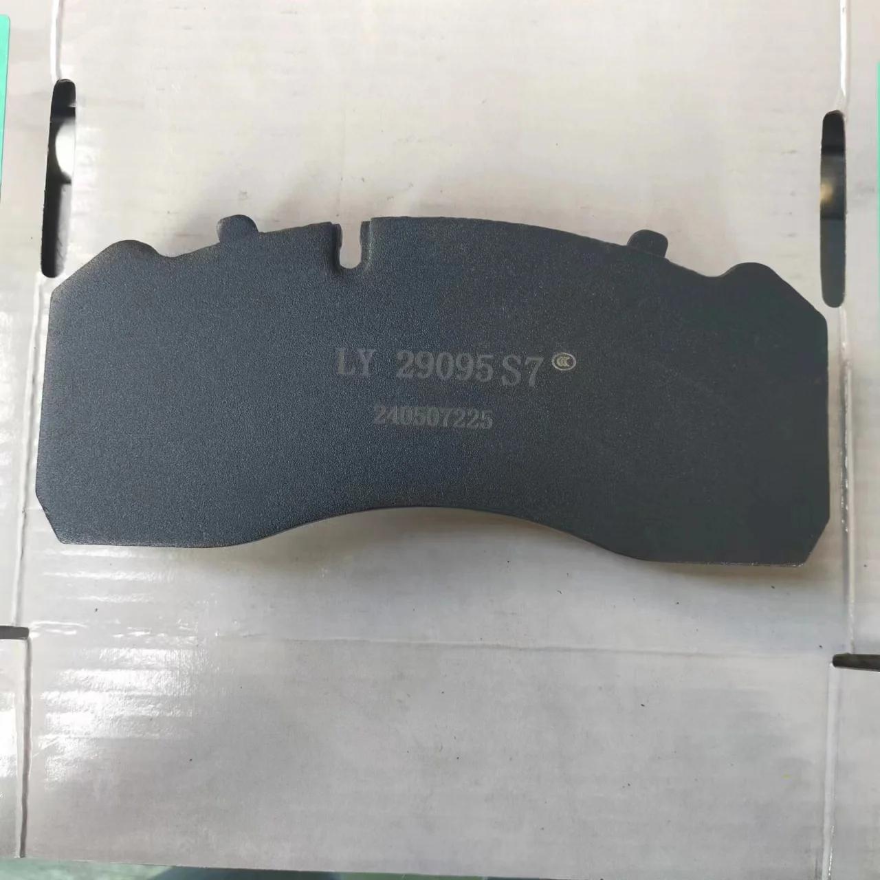 Promotion on Excellent Heat Dissipation Fast Response Non-Asbestos Disc Brake Pads 29095 DAF for Mercedes Benz Truck