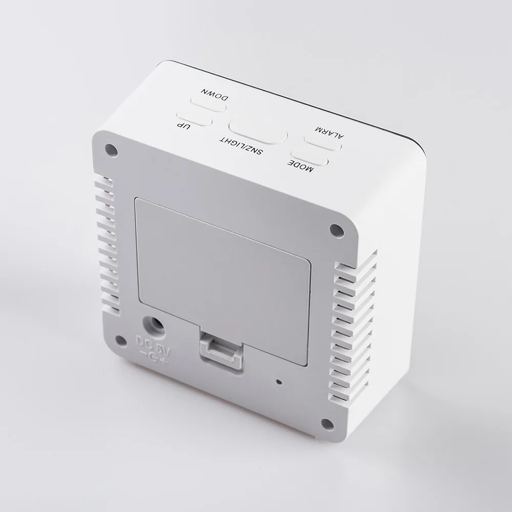 RTS Fashionable Home Decoration temperature Alarm Clock LED Digital Mirror Clock