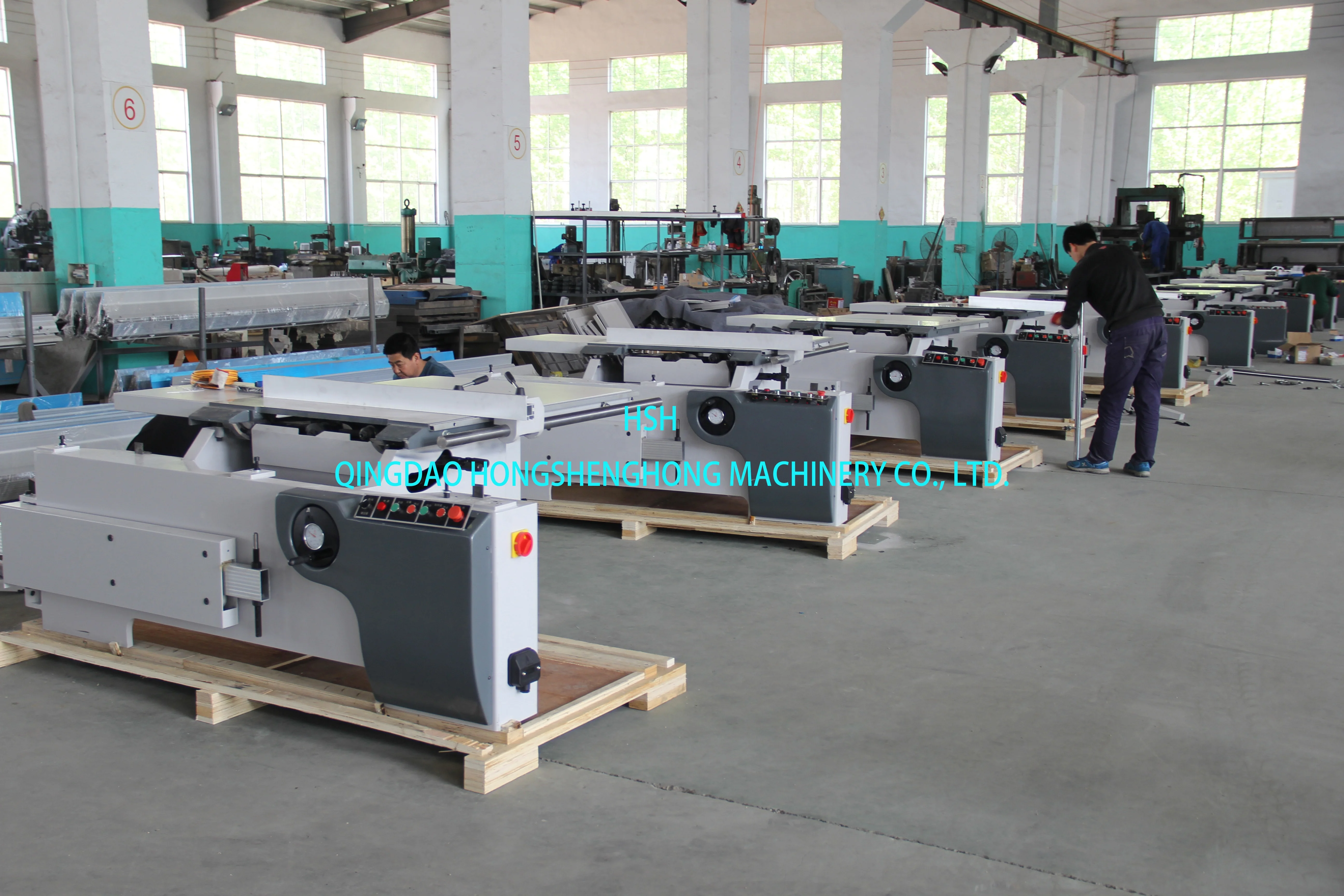 Manufacturer of  Wood Panel Saw Machine with Sliding Table for  Wood Cutting