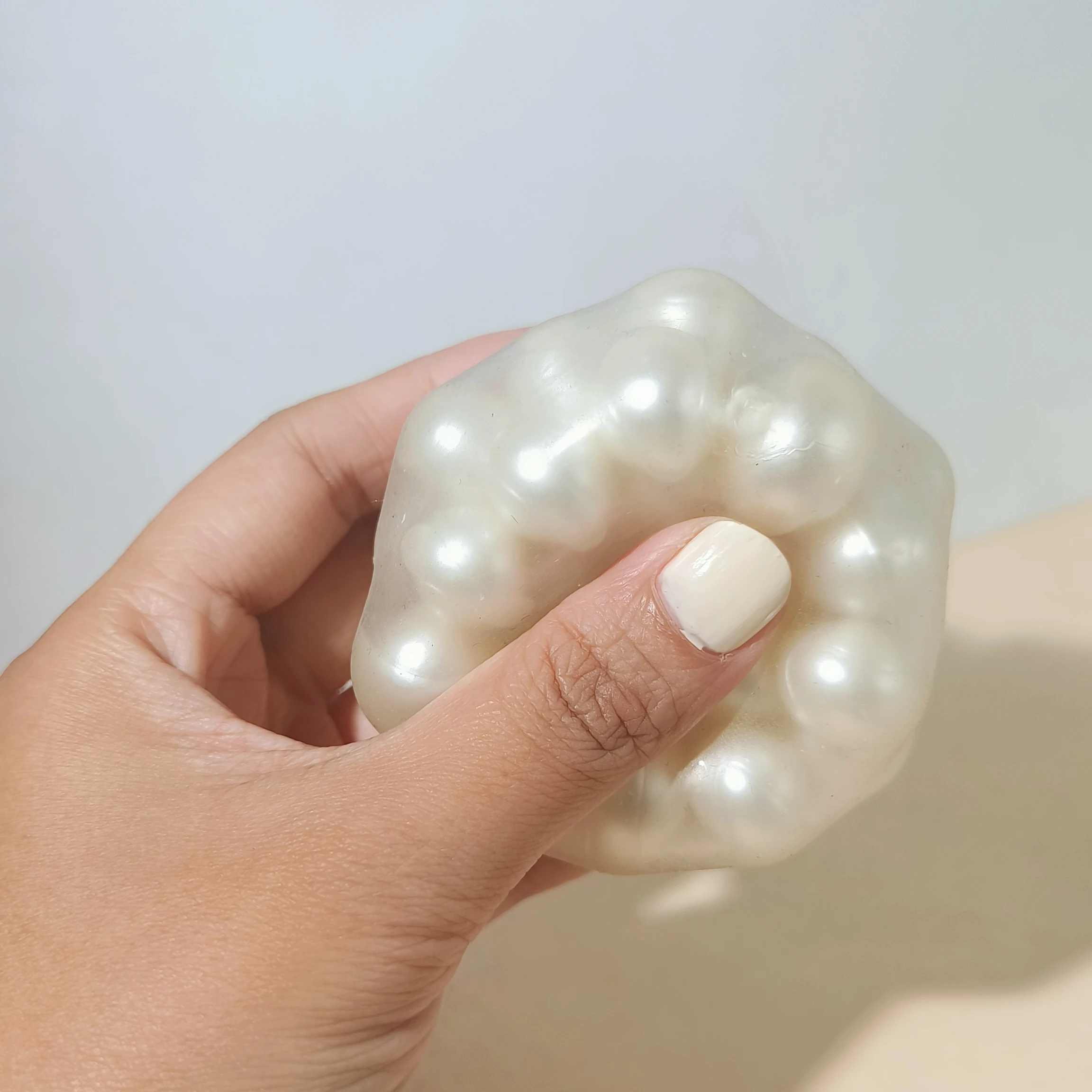New Pearl high Quality  Squeeze Toys Simulation Pearl Stress Ball Release Stress Funny Good Sound Toy