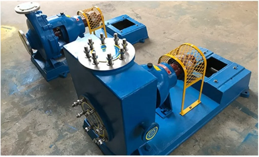 Cantilever single-pole single-suction urea smelting pump is available for steam insulated fertilizer plants