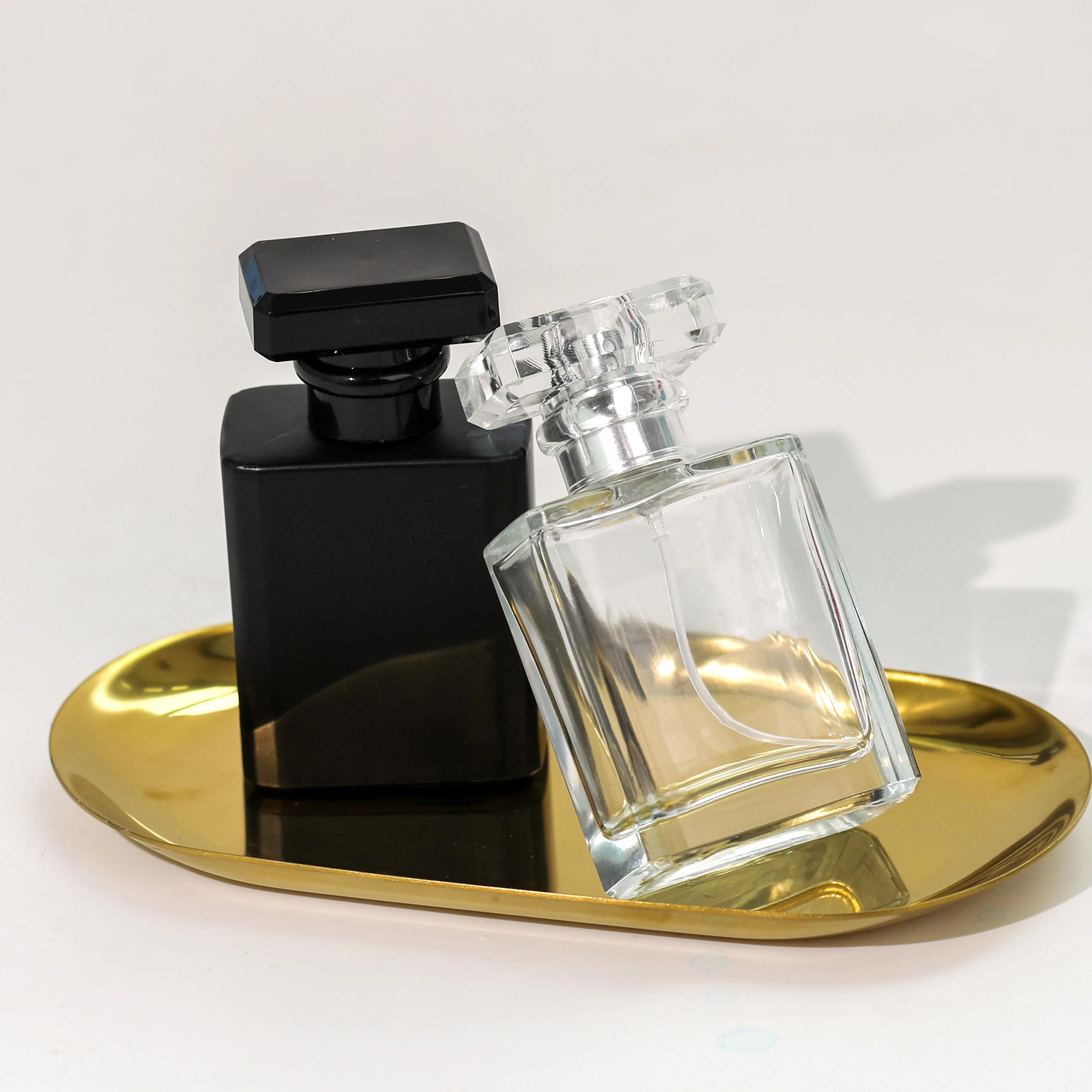 In Stock Black Clear White Square Glass Perfume Bottle 30 50 100Ml High Quality Luxury Beautiful Spray Glass Bottle