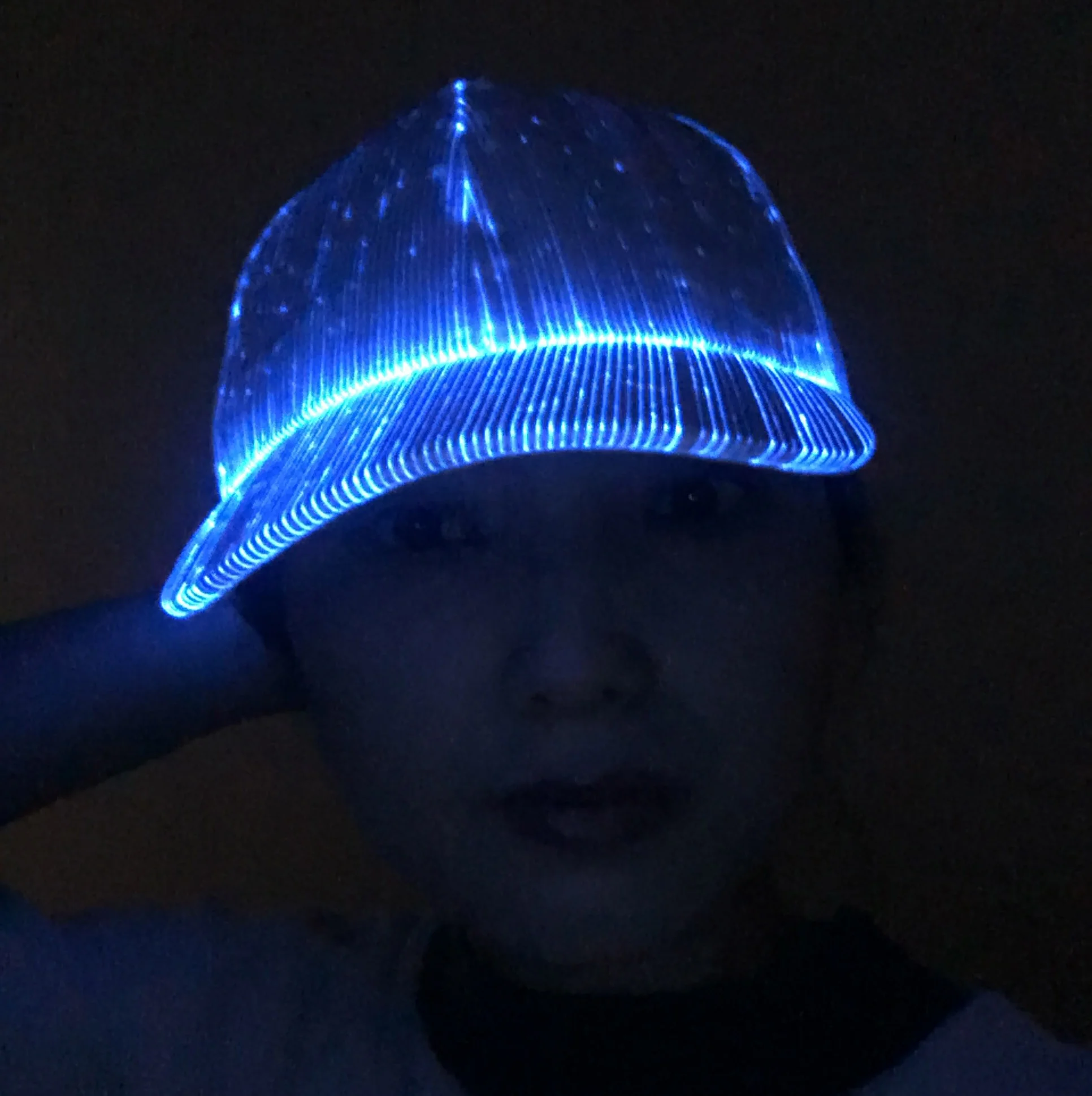 LINLI Светящиеся в темноте вечеринок 7 видов цветов со светящимся светодиодным бейсболка светодиодный волоконно-оптический шляпы для мужчин и женщин мужский Простый