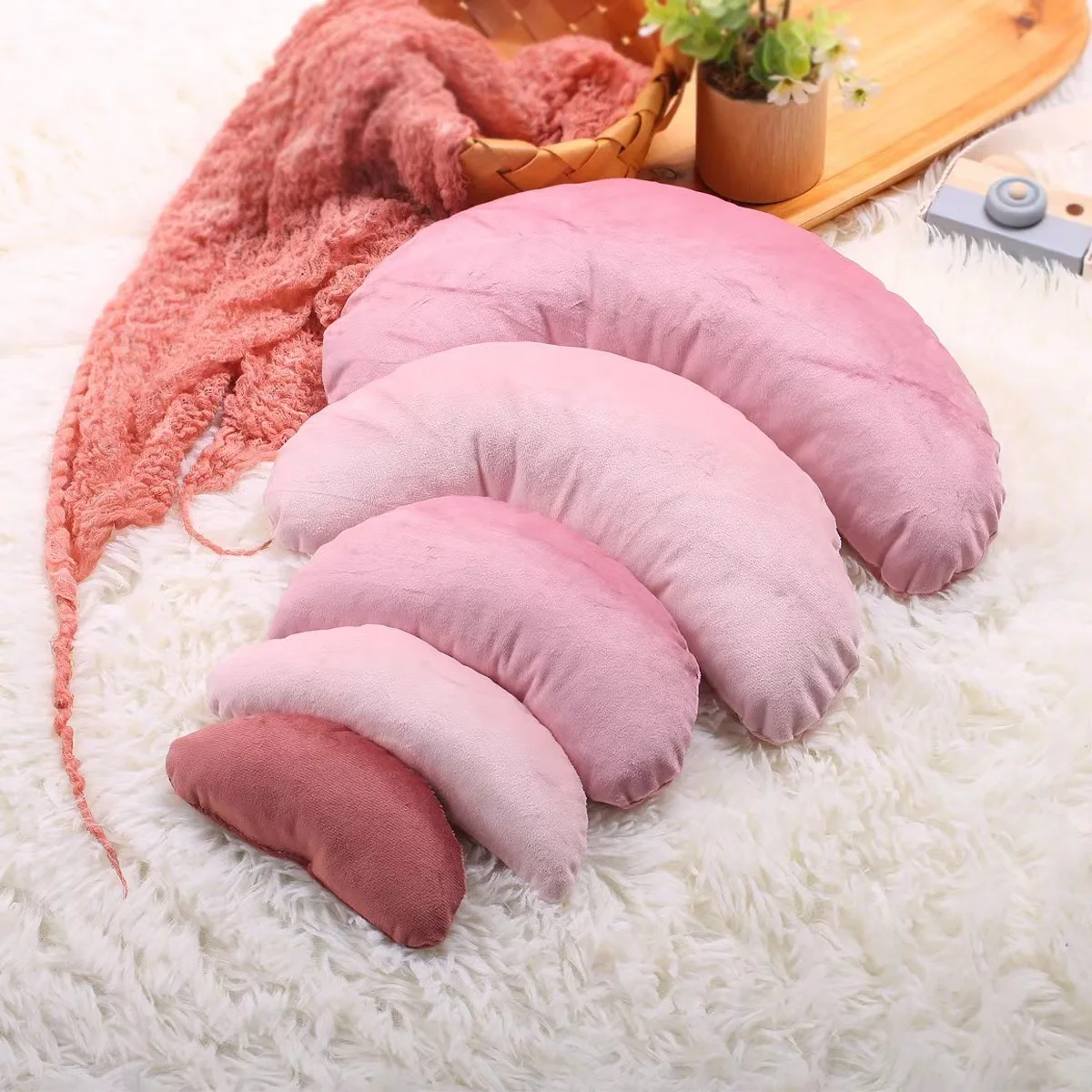 Five-piece set of newborn photography props baby products  baby pillow  photo studio photo auxiliary props  moon-shaped pillow