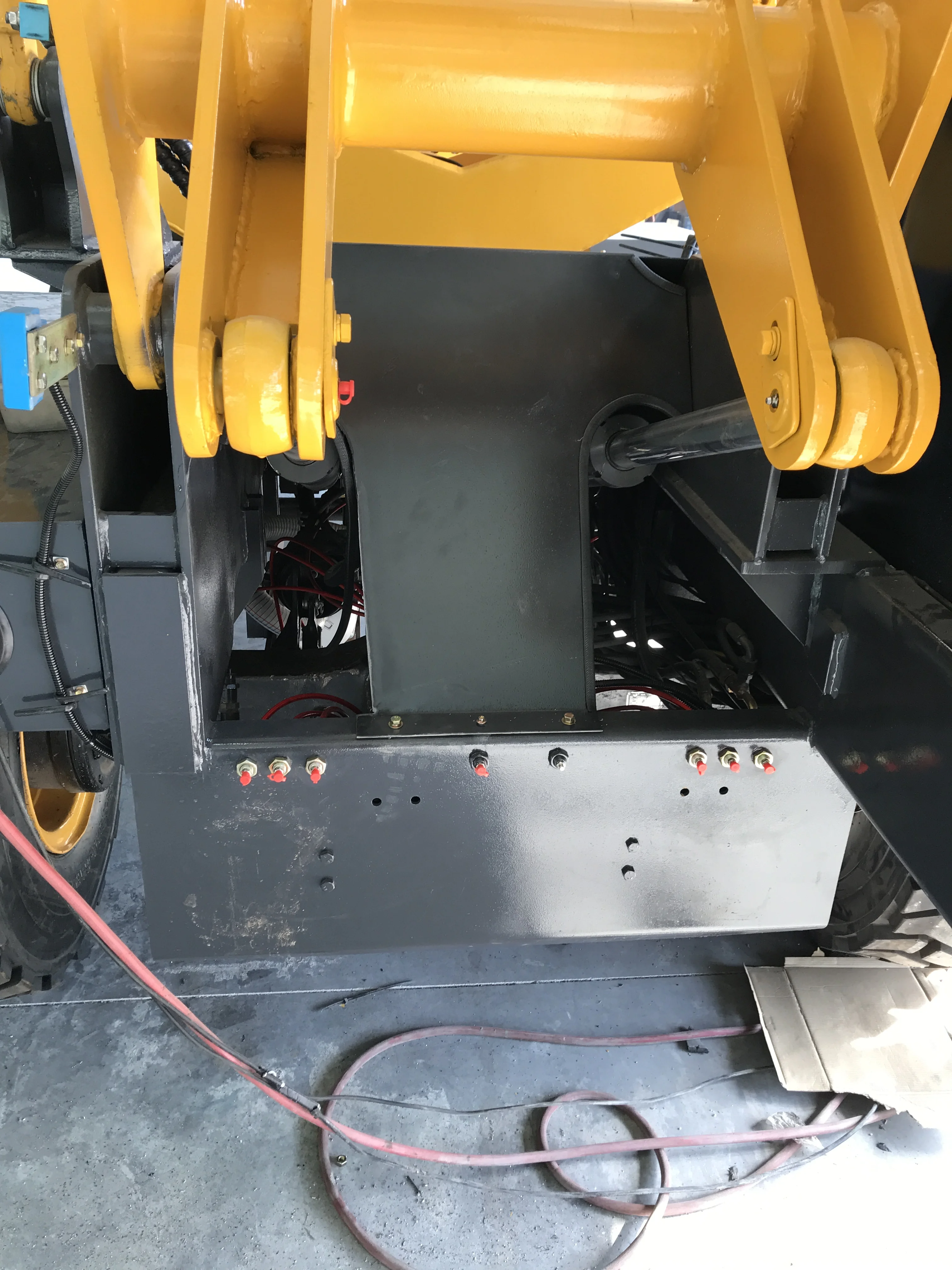 5.5cbm Sales Service Provided and New Condition Self Loading Concrete Mixer