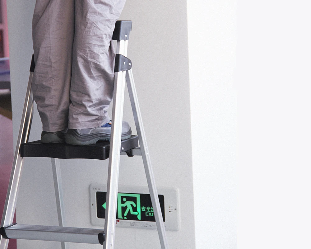 Step stool ladder aluminum ladder