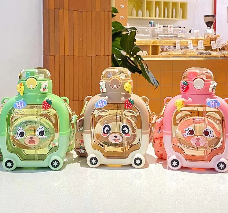 Pot-bellied Cup explosions bear plastic cups cute kettle children cartoon men and women large capacity magic bear cups.