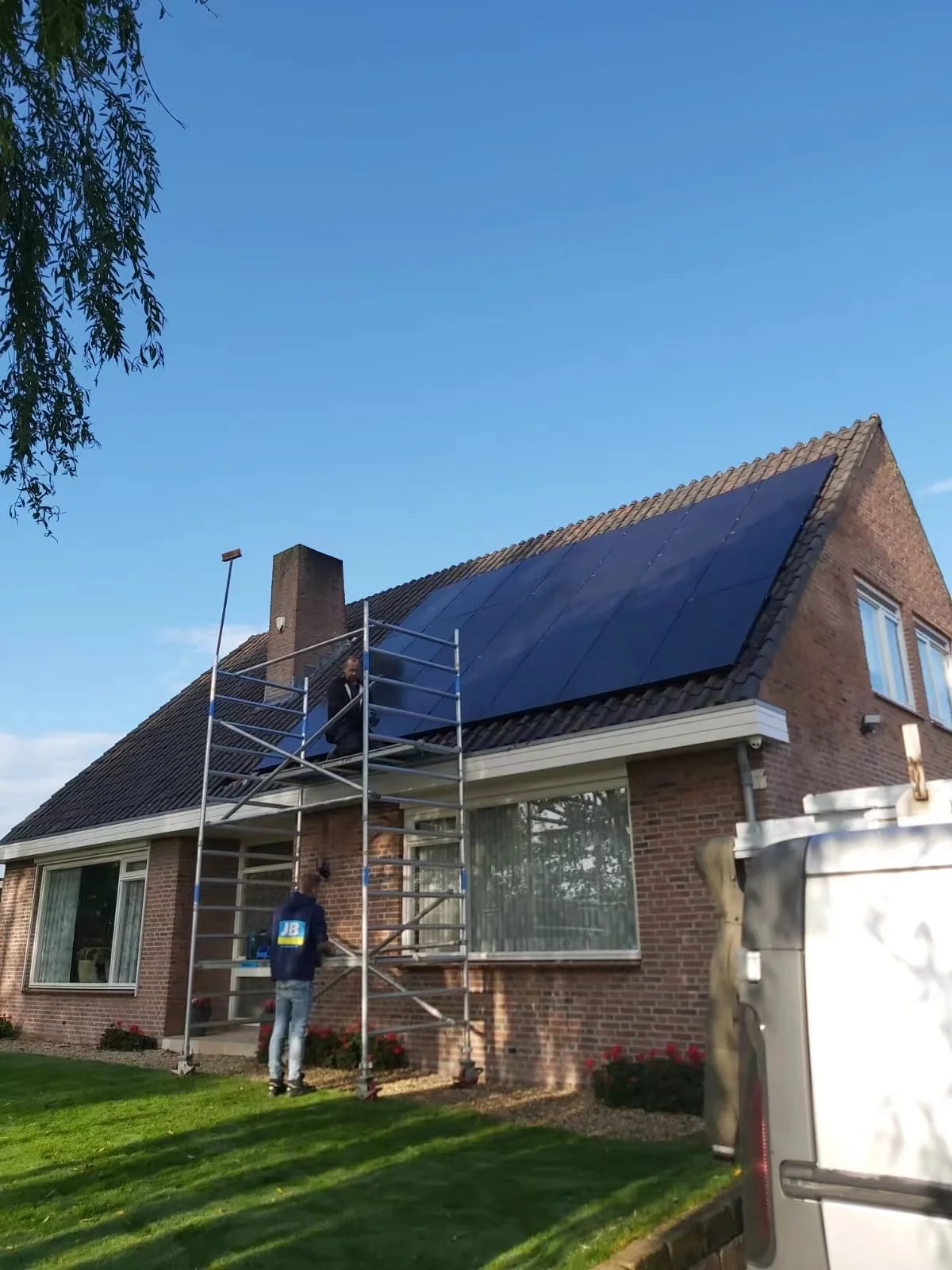 Tongwei TW All Black New-Tech 390W 400W 405W 410W suitable for European market Solar Home roof solar water pump