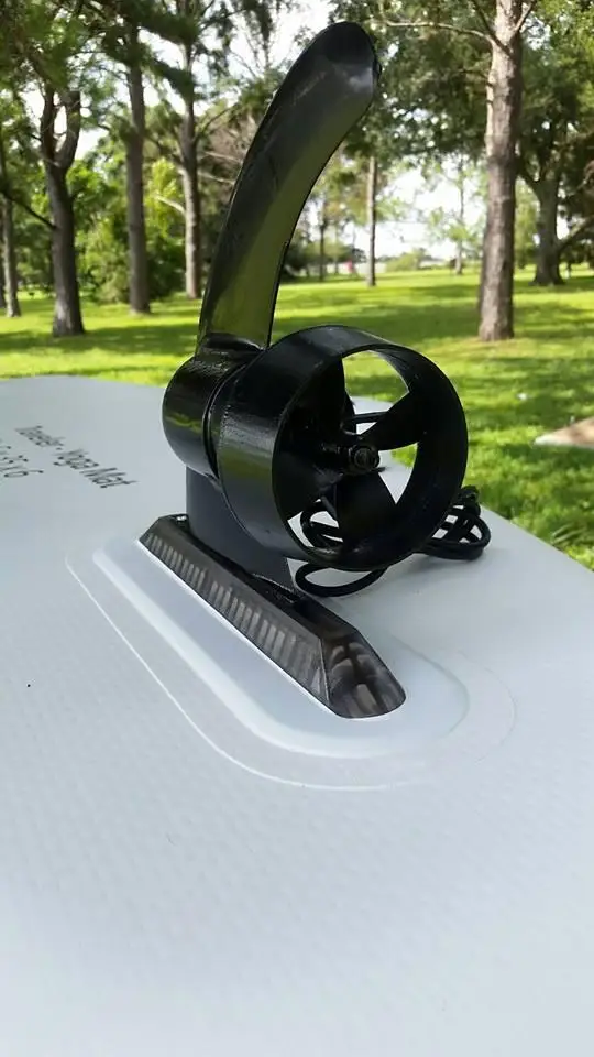 Wholesale new design wood pvc sup inflatable isup stand up paddle board inflatable sup board surfing motor fin