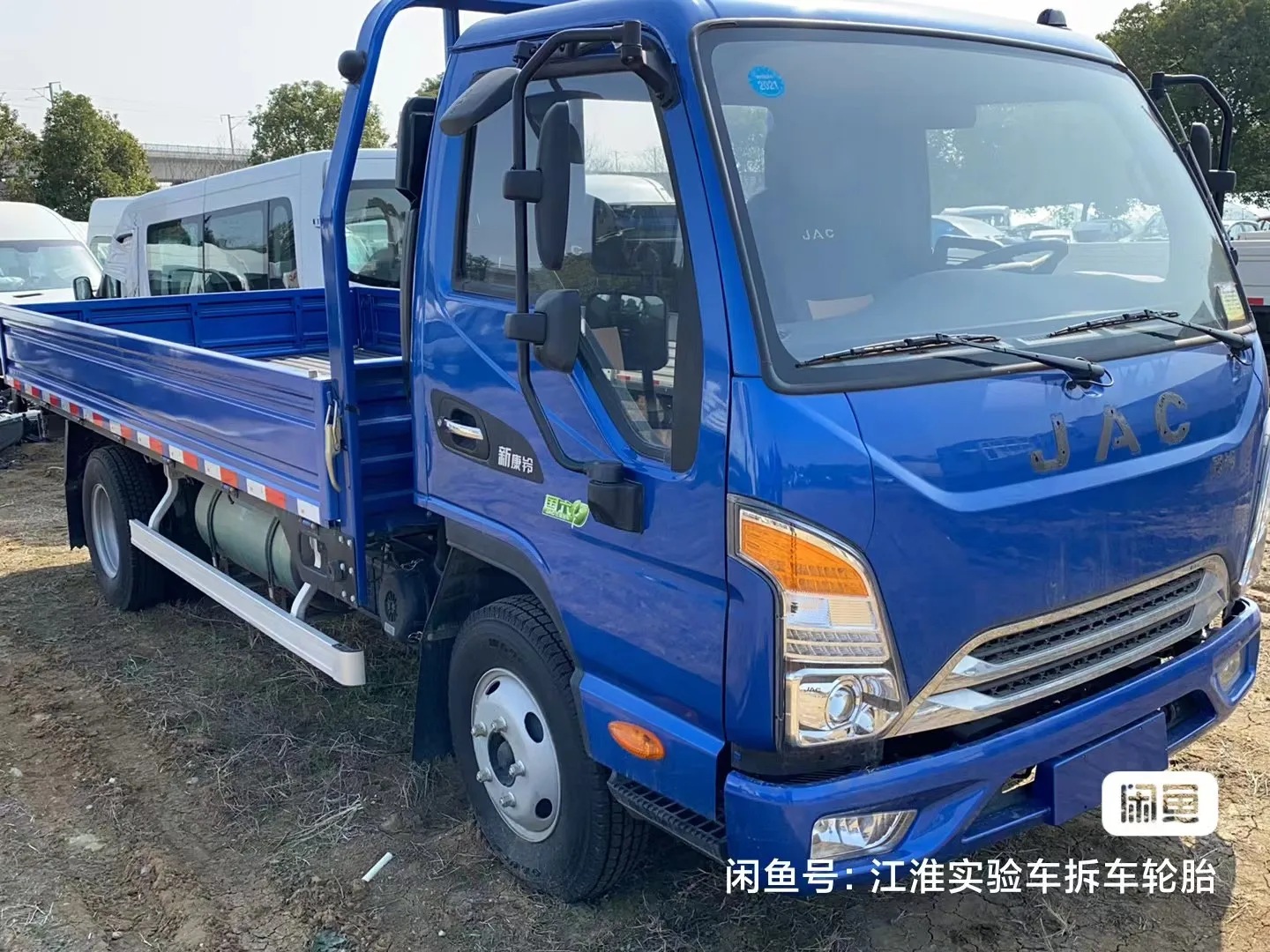 2 tons JAC light lorry right hand drive 4*2 truck for sale