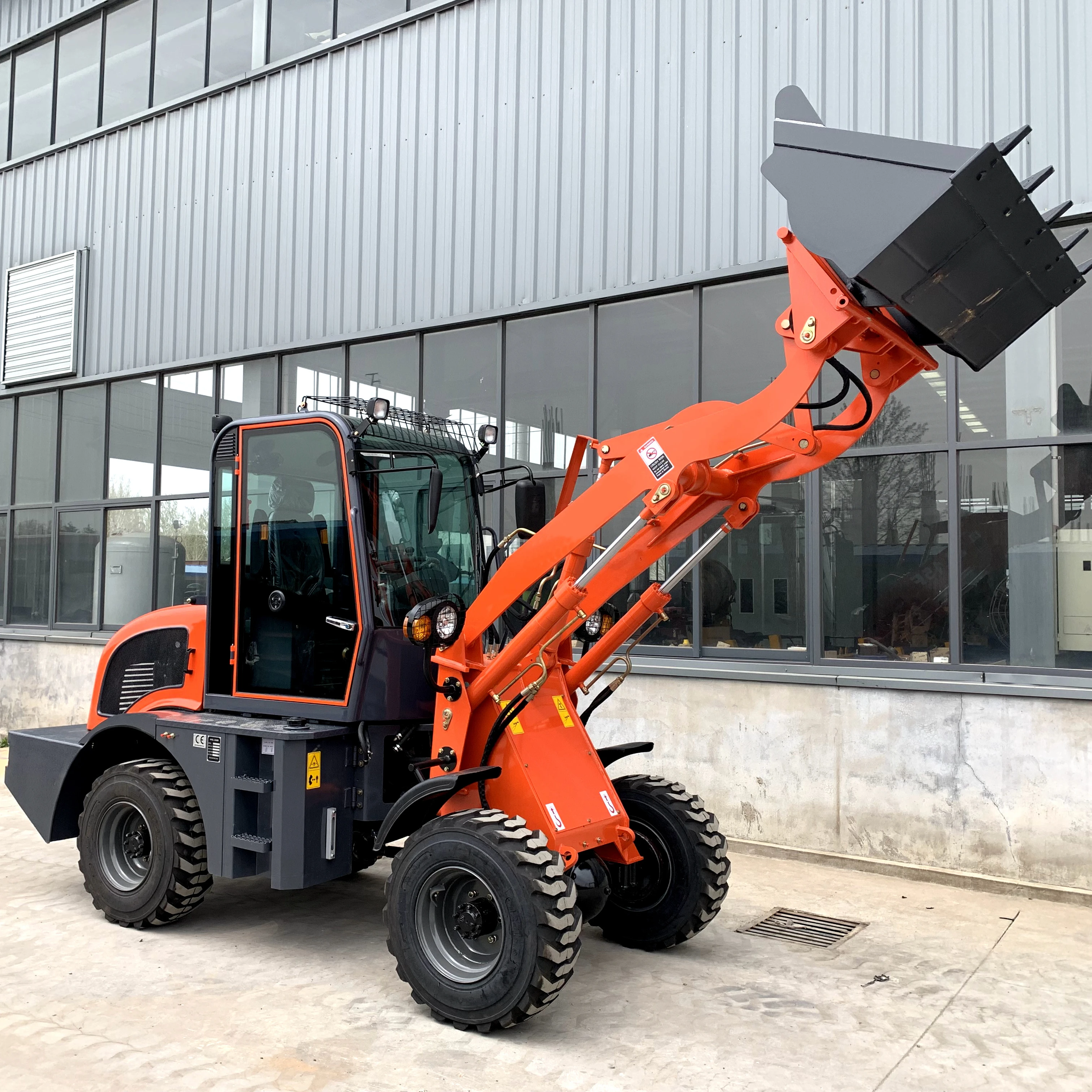 MLE815 Versatile Loader with Huge Discount Bucket Capacity 0.8 cubic meter Free Shipping !