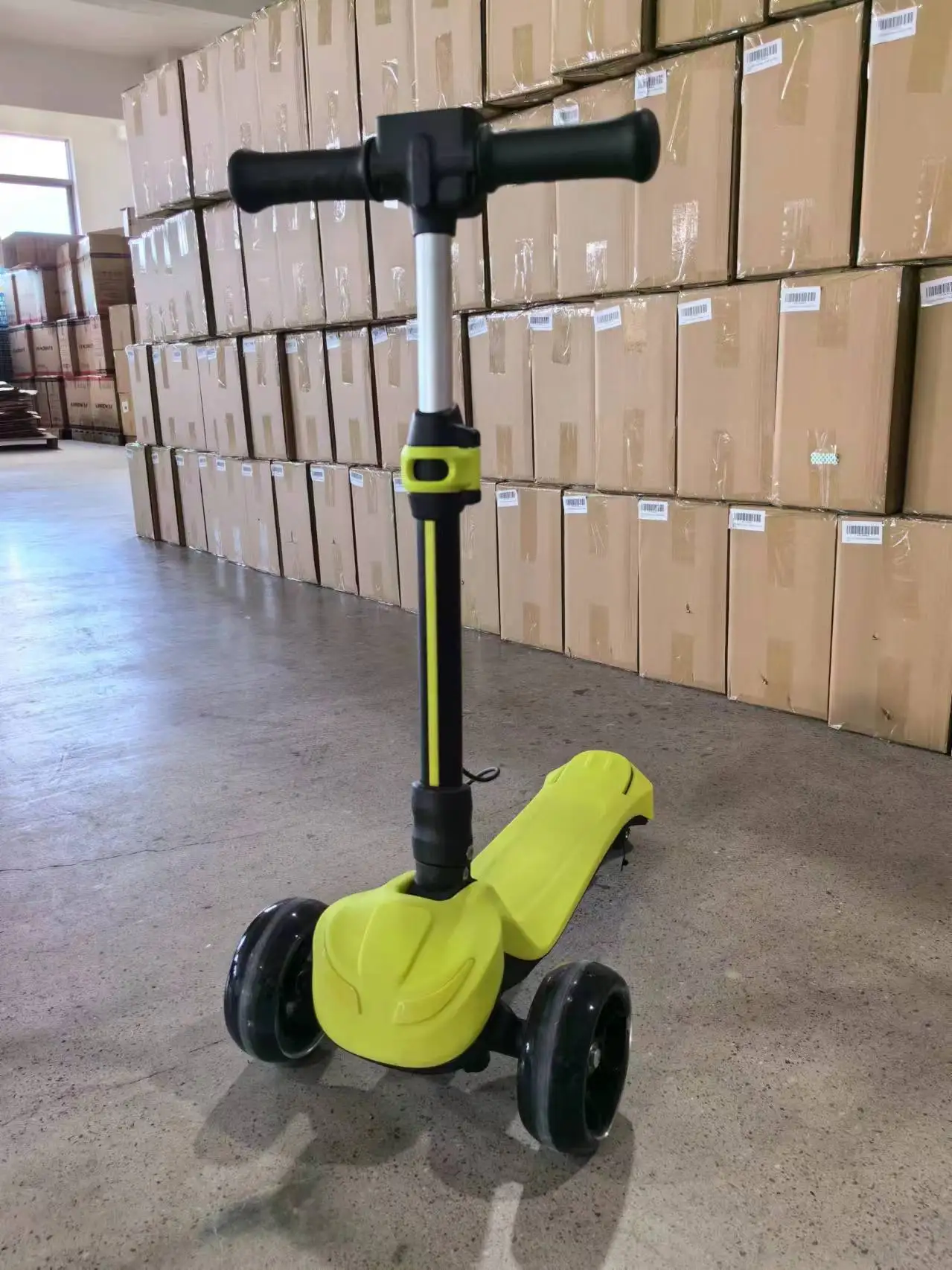 Electric Scooter 3-12 Years Outdoor Child Toys Scooter with Big Three Wheels Pedal Alloy Kick Scooter for Kids