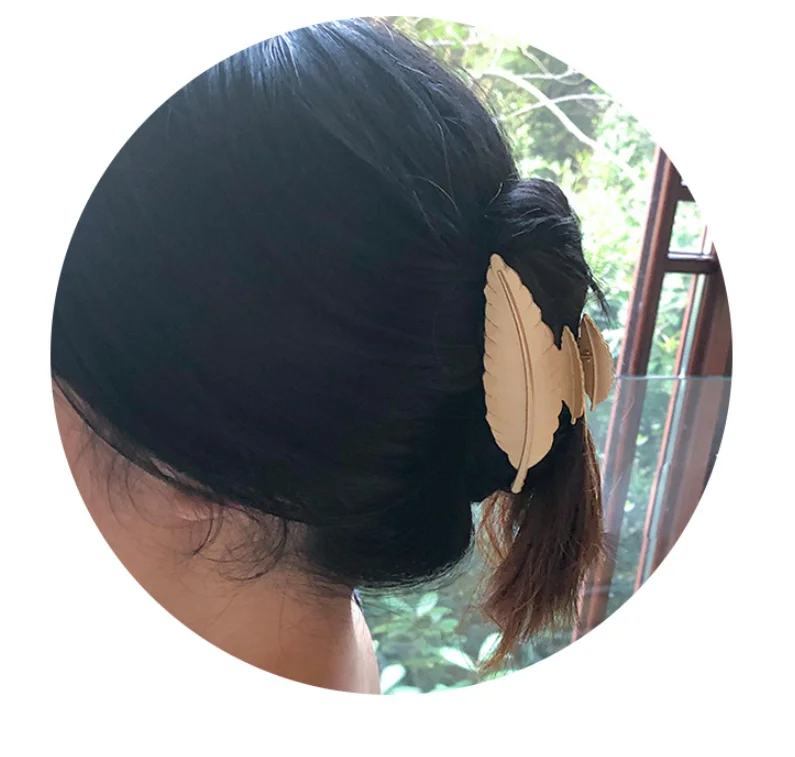 Simple Style Metal Grip Hairpin Large Size Bath Hair Grab European And American Retro Hair Accessories wholesale