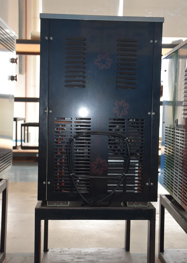 Oceanpower OP132BA Soft serve ice cream machine/Maquina de helado