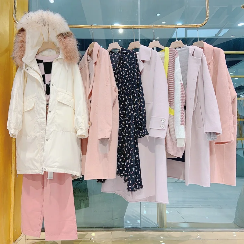 Fashion High Quality Used Women Clothes Discount Down Jackets Wholesale Clearance