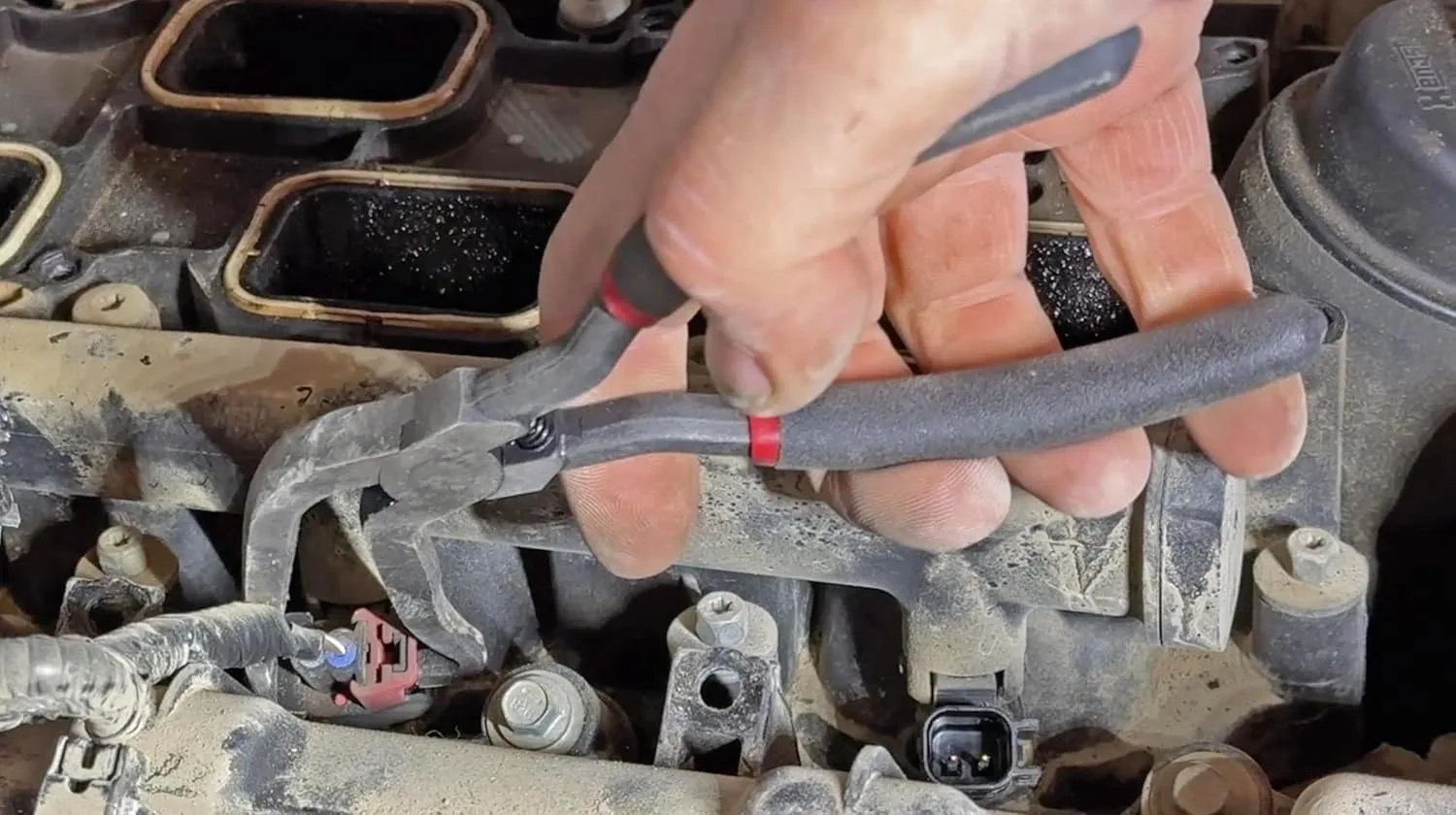 Electrical Disconnect Pliers 37960 Automotive Electrical Connector Disconnect Pliers Long Spark Plug Disassembly Pliers Tear