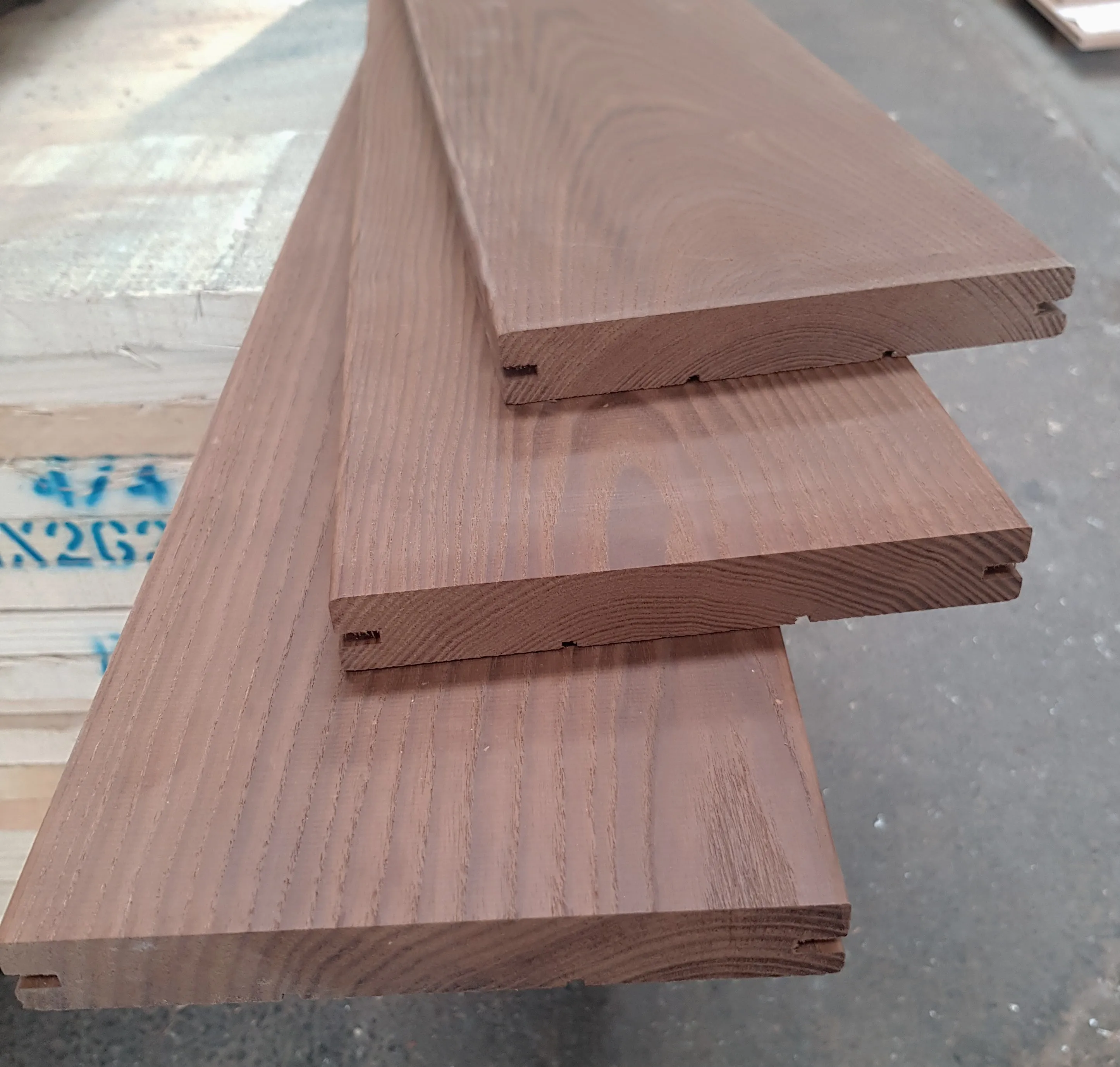 Outdoor Wood Decking Tiles Thermo Ash Solid Wood Deck for Exterior / Swimming Pool Deck