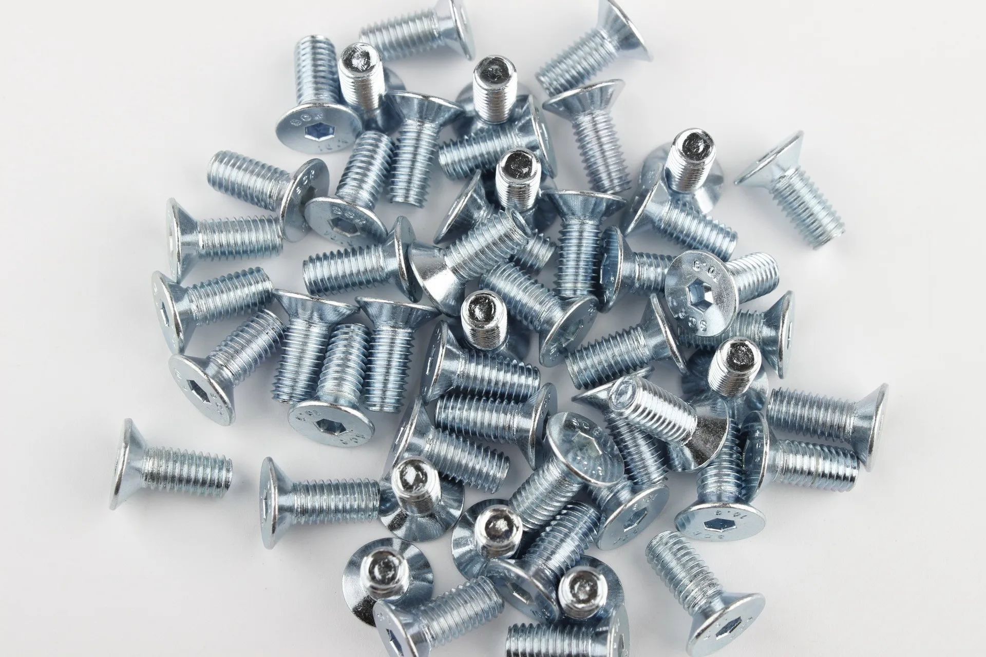 Grade 10.9 Galvanized Steel Countersunk Flat Head Hexagon Socket Screw DIN7991 Flat Cup Bolt M3 M4 M5 M6 M8 M10 M12