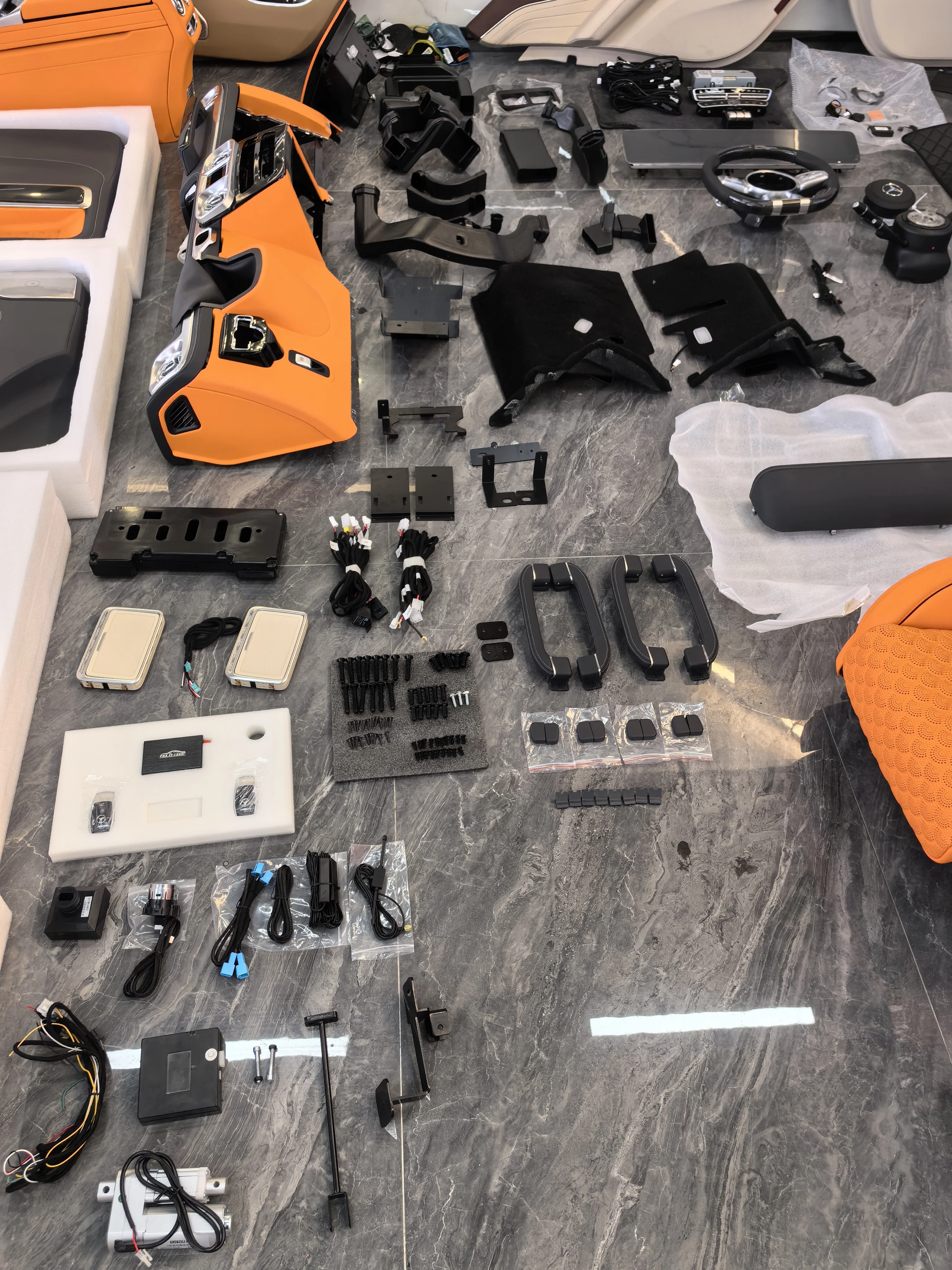 2024 tuning parts  interior G class wagon full screen upgrade modification kit for  g500 g63 w463 W464 GCLASS GWAGON