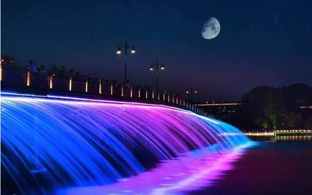 
Chinese Latest Design Decorative Digital Dancing Swing LED Jet Water Fountain On the Bridge 