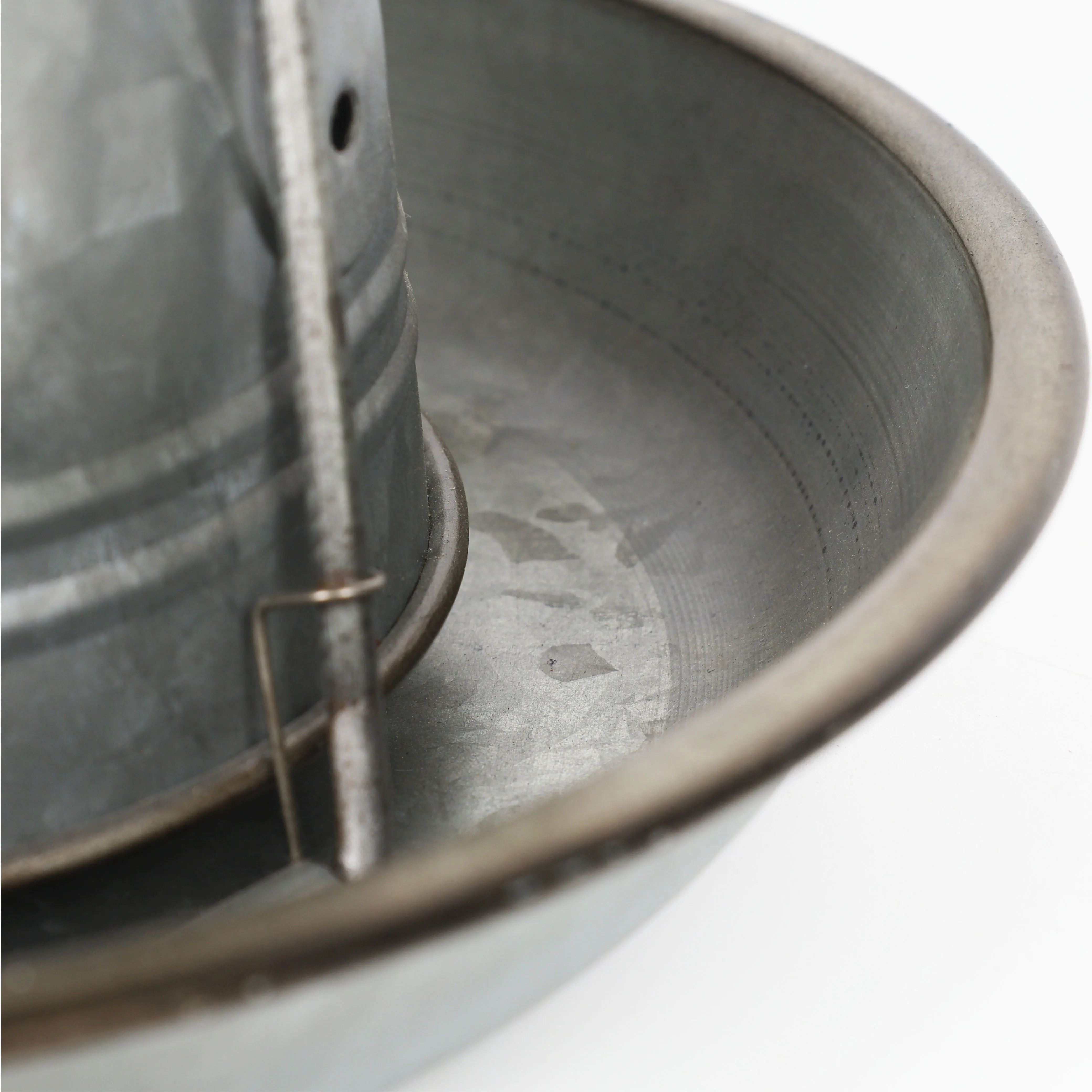 Wall Hanging Bird Feeder Garden Decorative Cast Iron Pet Food Bowl galvanized window wild Bird Feeder Outdoor Water Food Drinker