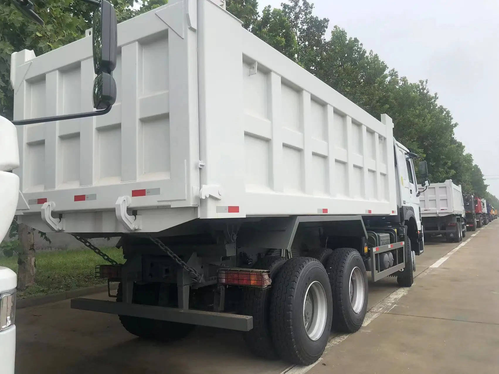 2024 Best Selling Shacman F2000 Dump Truck 8x4 Good Quality Tipper Trucks Camera 12 Top Brand Automatic Heavy Truck Manual Left
