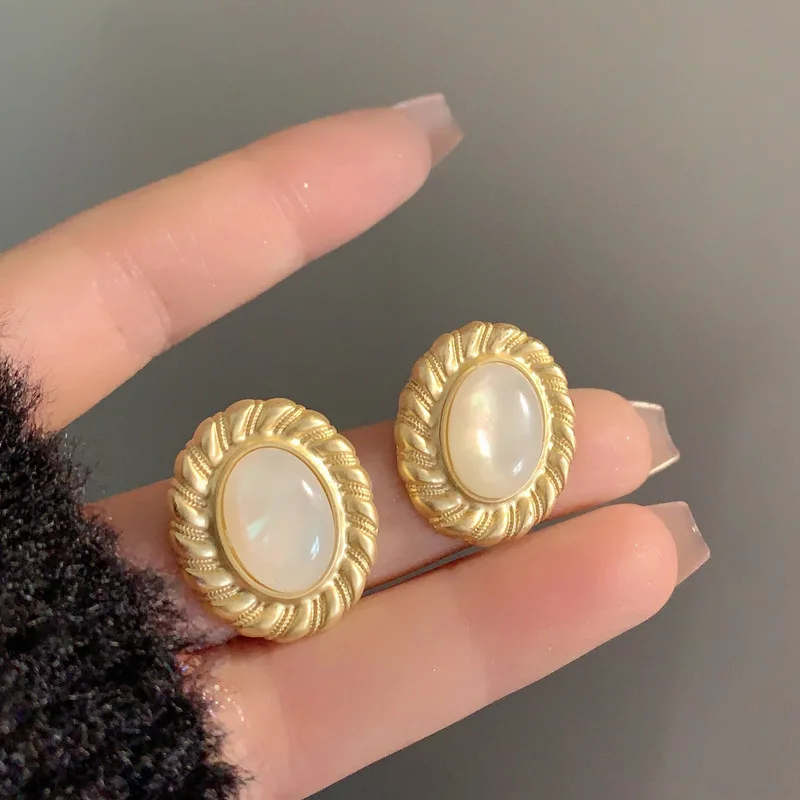 Autumn Winter Newest Exquisite Design Korean Temperament Simple Oval Geometric Niche Style Internet Celebrity Earrings