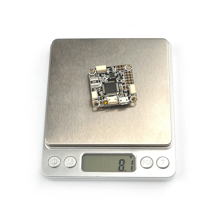 Betaflight OMNI F4 Pro(V2) V3S flight controller has built-in OSD/BEC, suitable for four-axis crossing machines