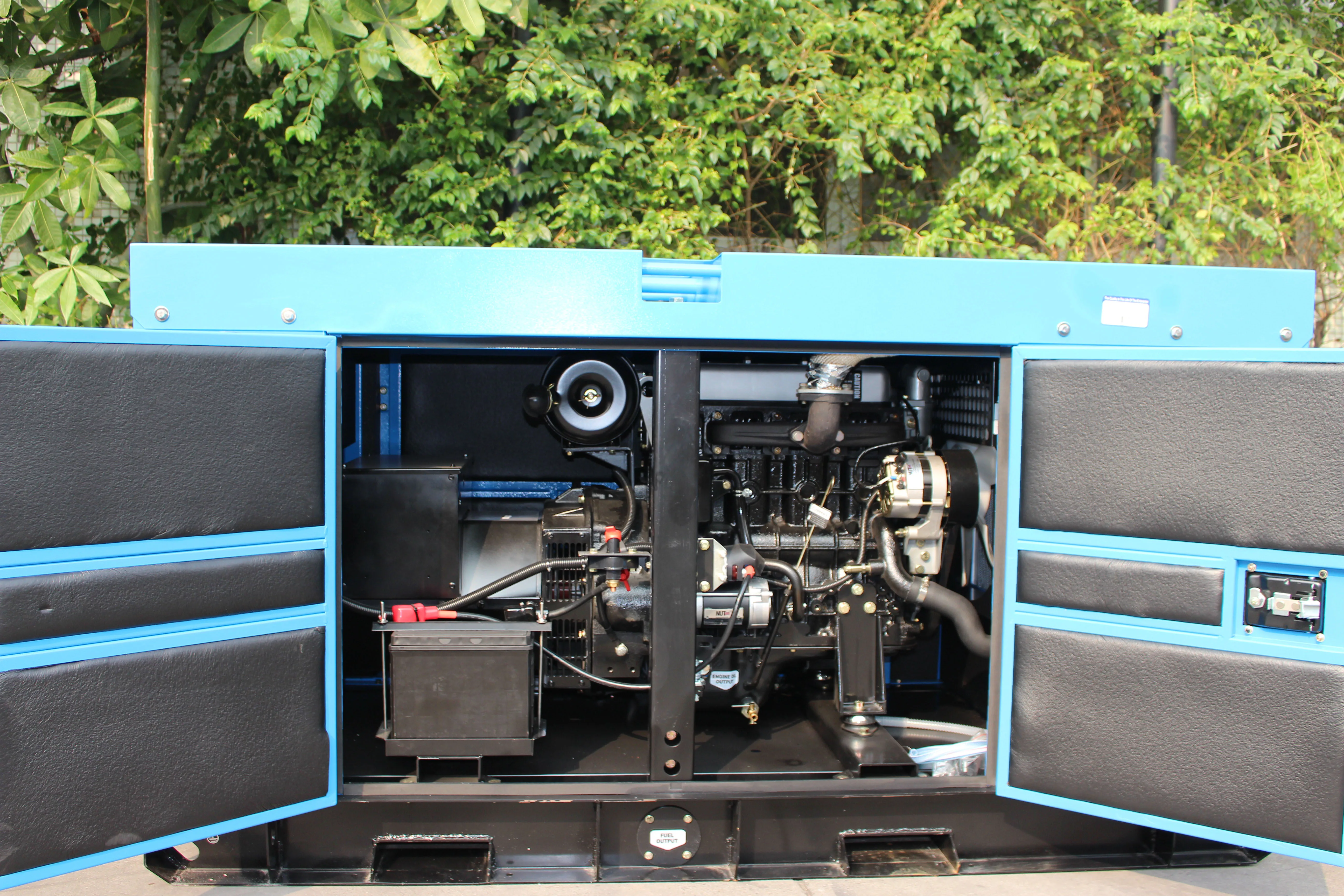 NUT 25kva 50kva silent solar station hand crank dynamo battery generator portable power station