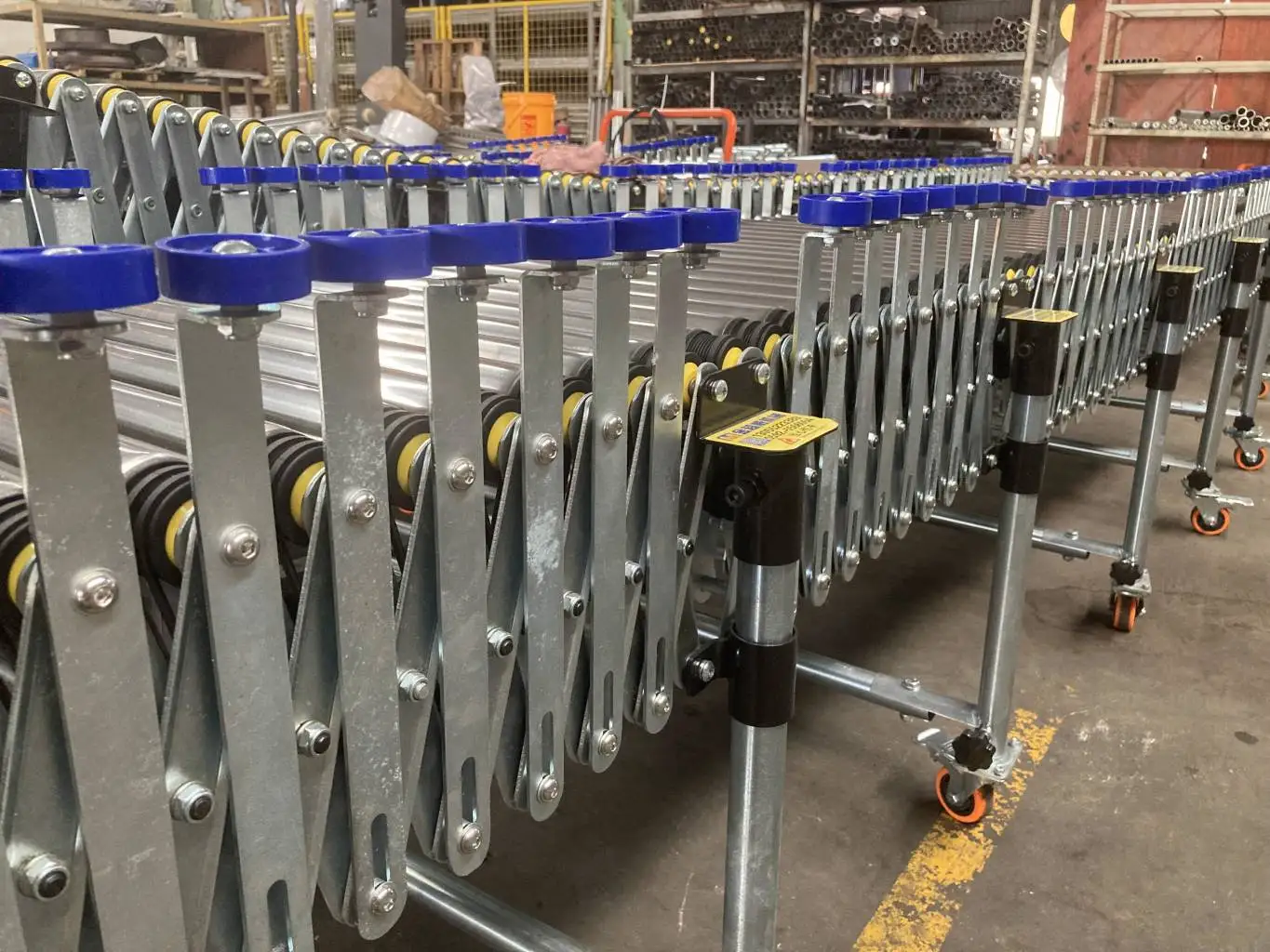 Heavy-duty Motorized Loading Unloading  Roller Conveyor Belt System Chain