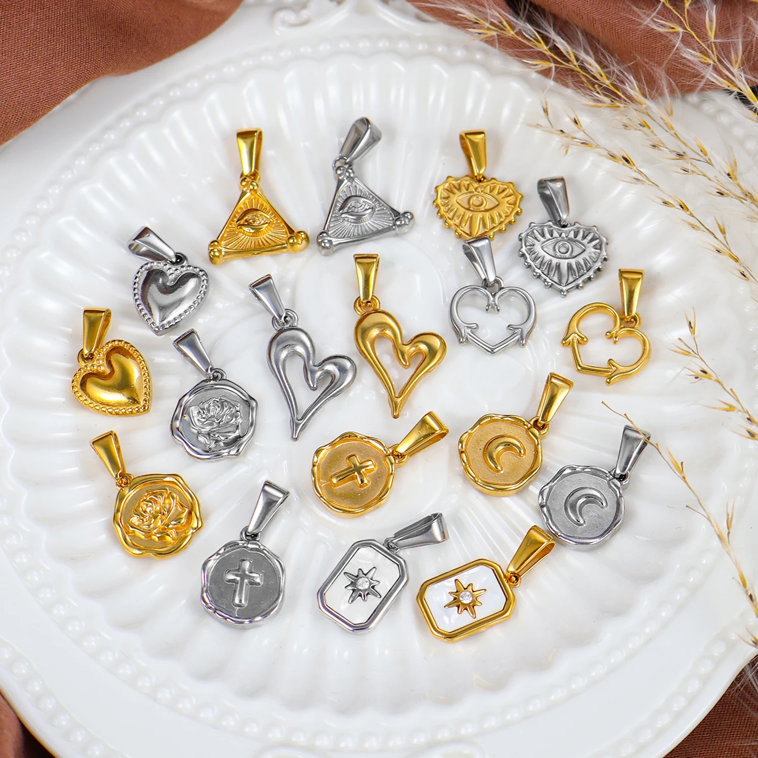 Olivia 18K Custom Waterproof Heart Moon Rose Cross Shape Hot Selling Pendant  Stainless Steel Fashion Pendant for DIY making