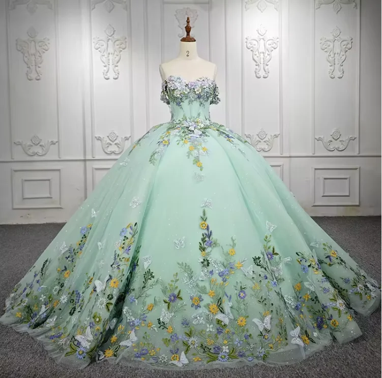 QD1637 Green Quinceanera Dresses for Sweet 15 Year Old Ball Gown Butterfly Flowers Lace Appliques Princess Dress Vintage Adults
