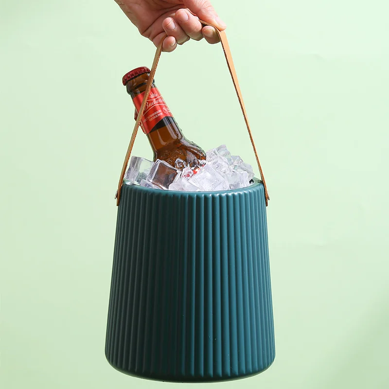 Creative plastic portable flower bucket outdoor dining iced wine bucket home desktop decoration flower bucket