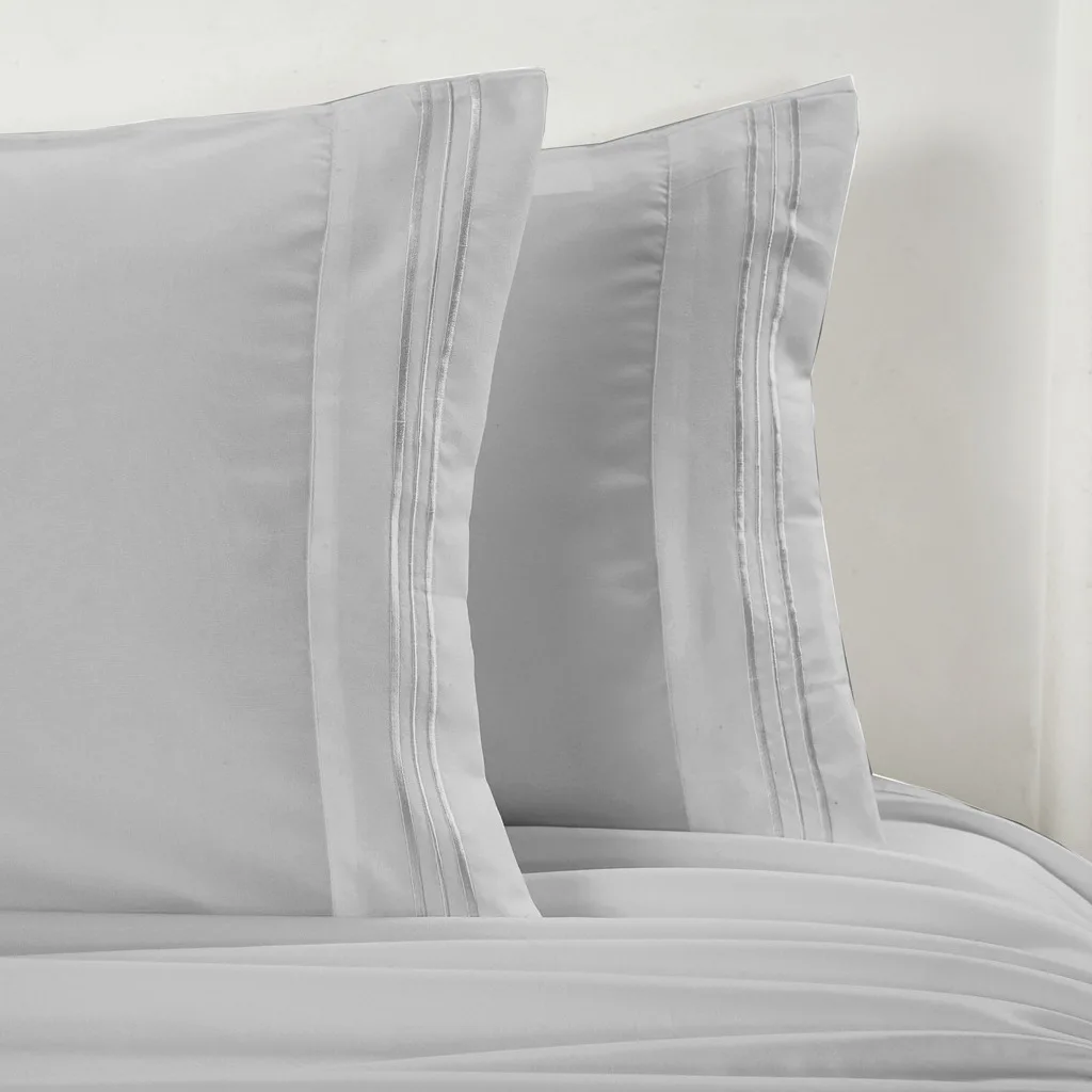 
Light Grey Solid Color Polyester Embroidered Brushed Microfiber Bedding Sheet Set Beautiful Bedsheets 