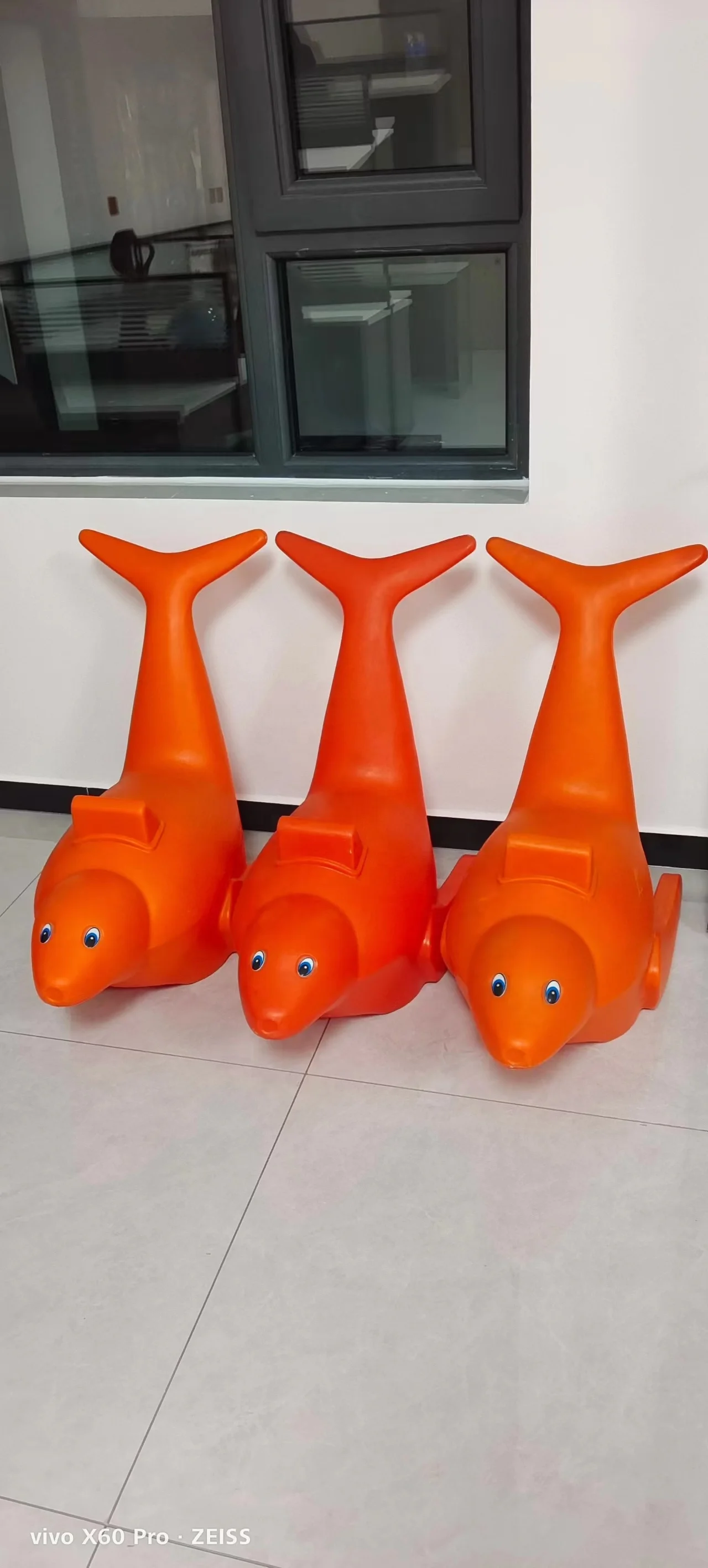 wear-proof cold-resistant ice Skating assistant animals dolphin ice skates aids