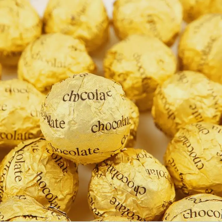 Оптовая продажа круглых шариков шоколадных конфет с орехами