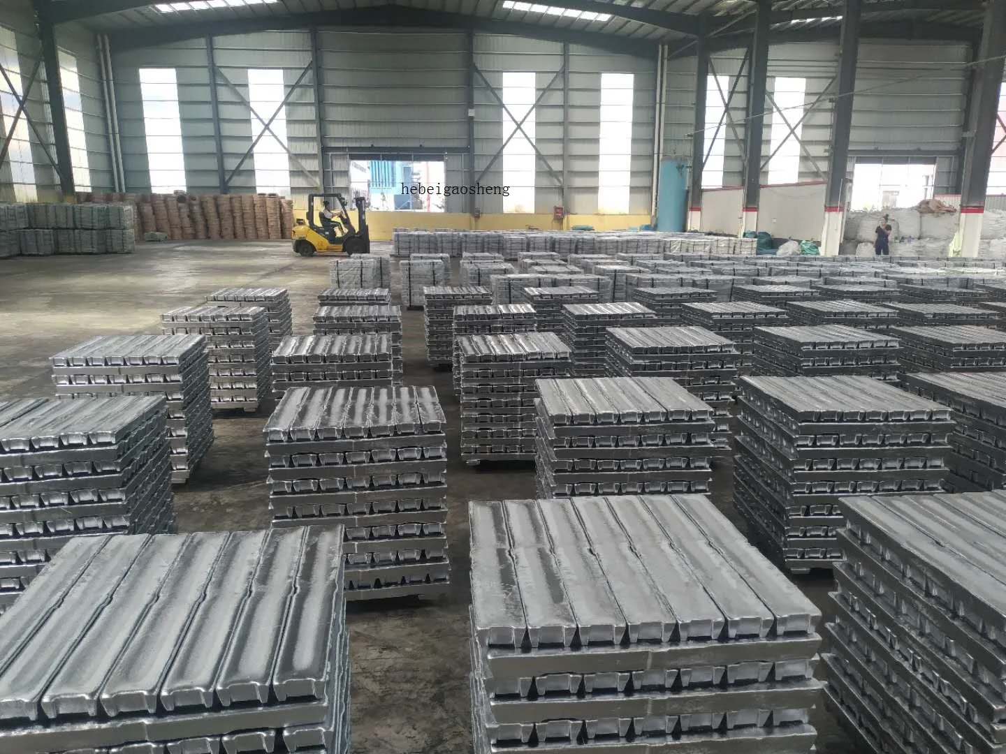 
99.99% Aluminum Alloy Ingot adc12 A7 99.7% 