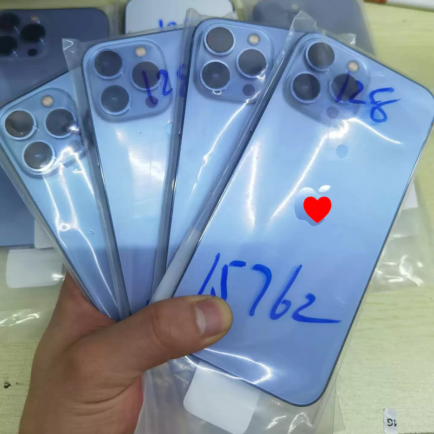 GSM 1.77 inch Screen Unlocked Quad Band Dual SIM FM Camera Used Mobile Phones Q2