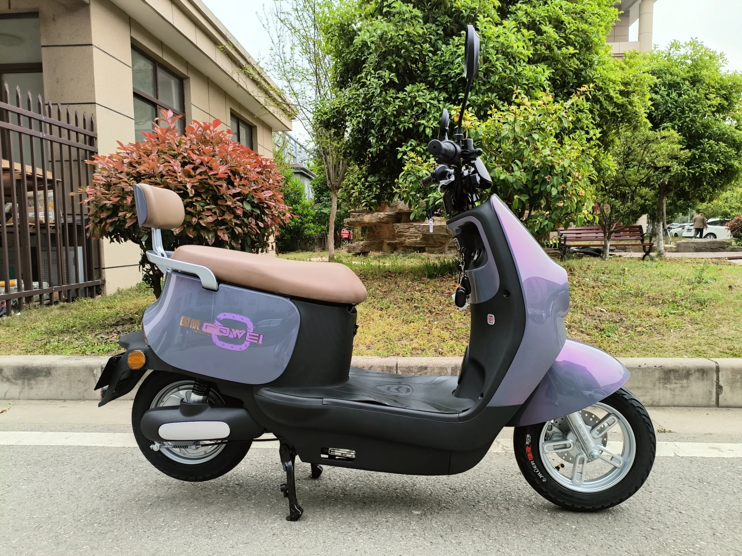 china made wholesale electric scooter motorcycle  48V60V72V electric motorcycle adult 1000w fast 2 person electric moped scooter